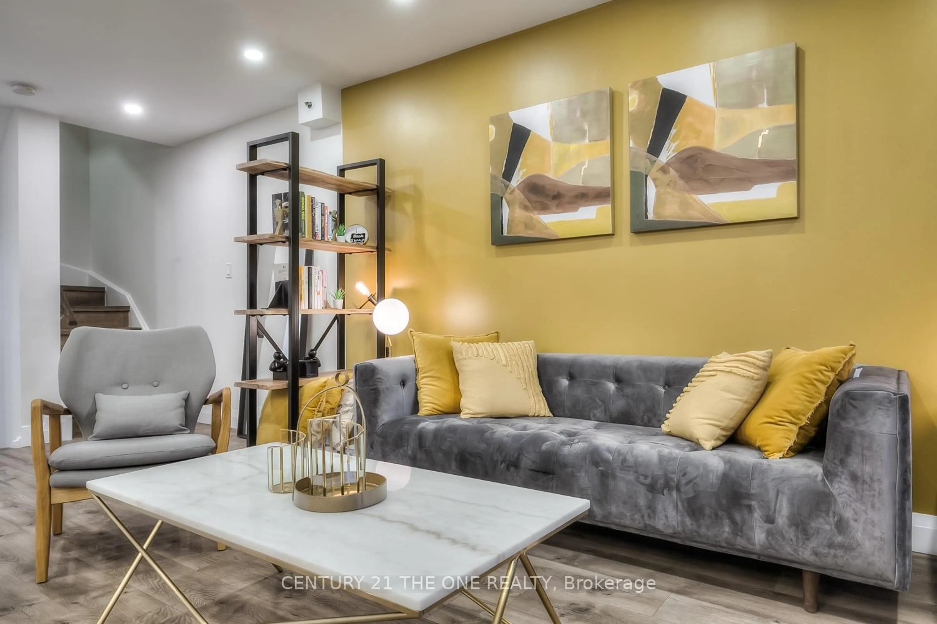 Living room with furniture, unknown for 75 Weldrick Rd #710, Richmond Hill Ontario L4C 0H9