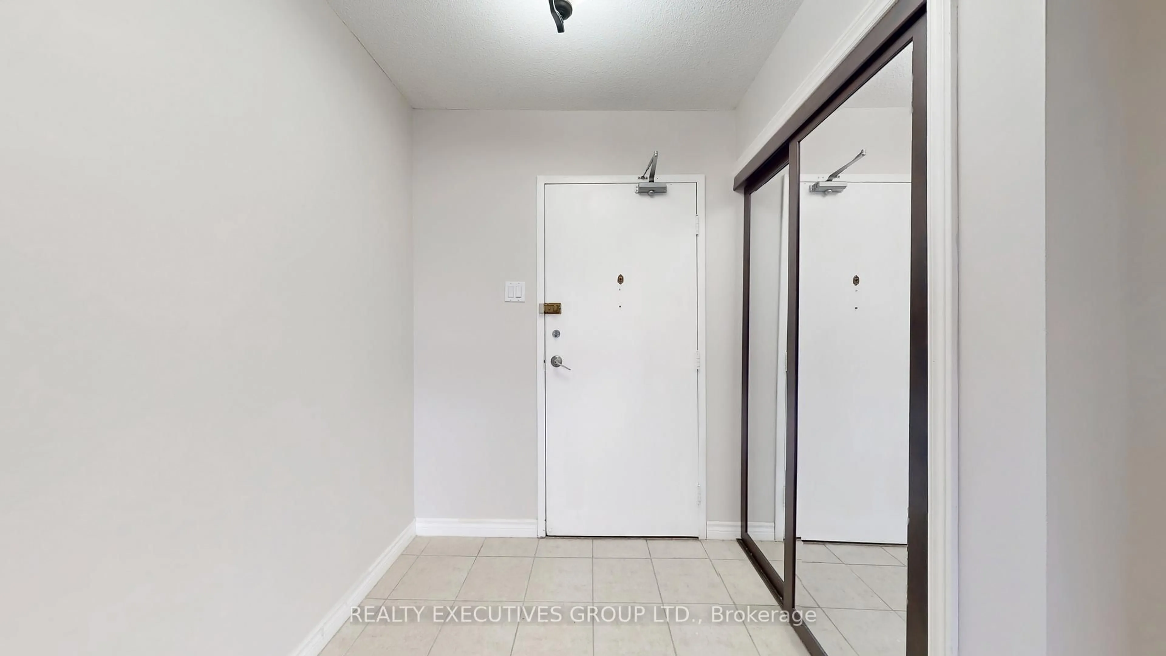 Unknown for 8111 Yonge St #902, Markham Ontario L3T 4V9