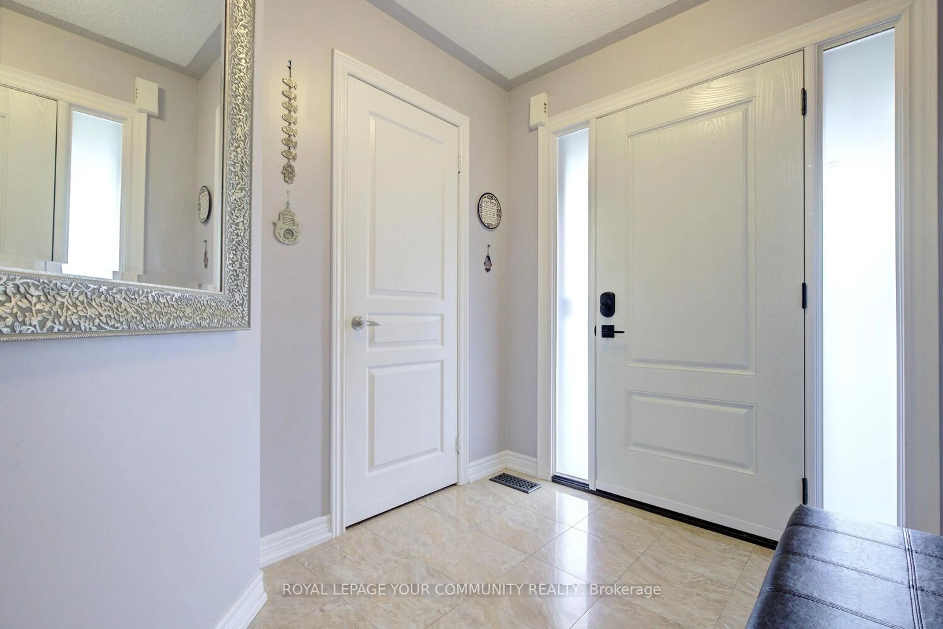 Indoor entryway for 59 Kavala St, Vaughan Ontario L6A 0P6