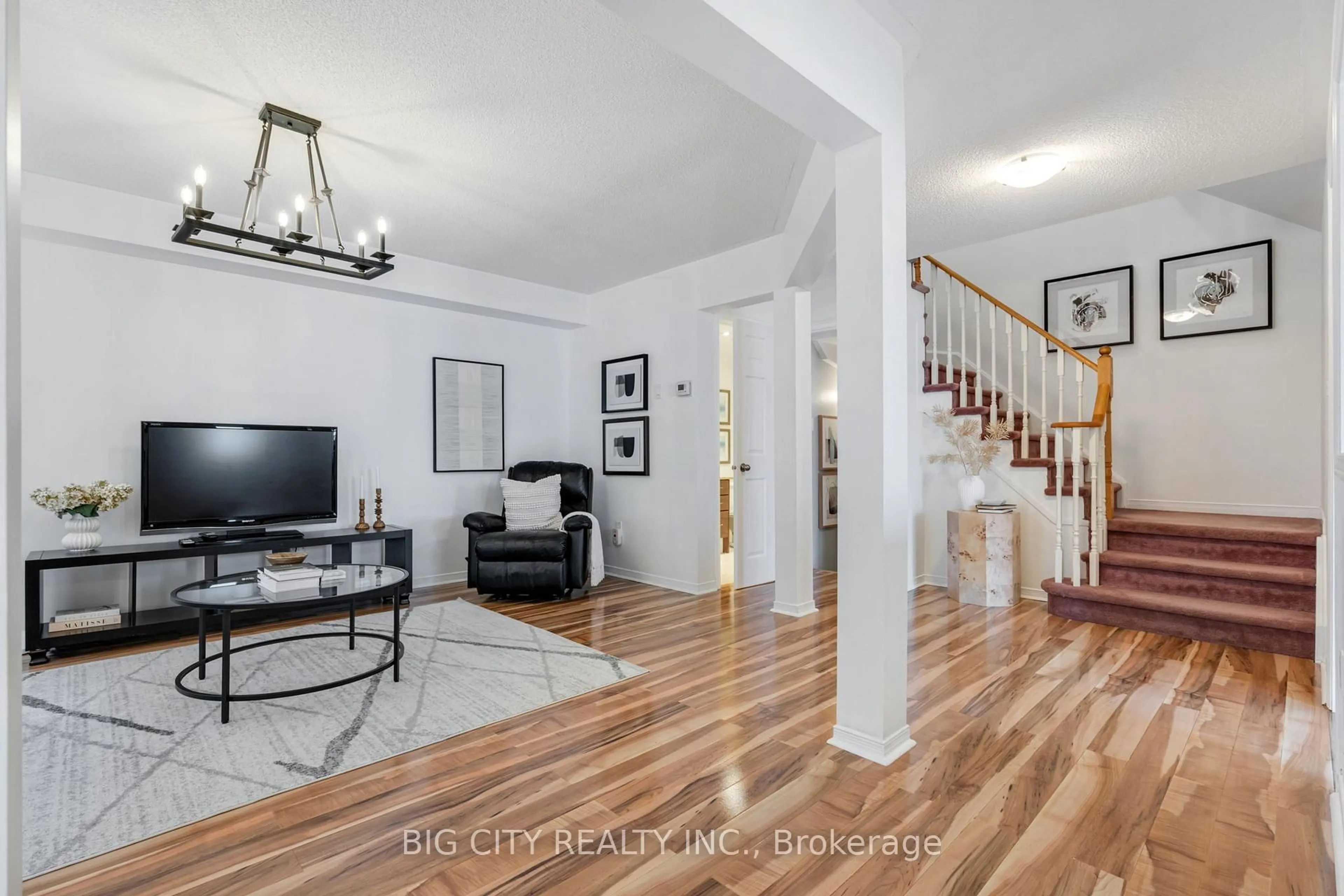 Unknown for 622 Pinder Ave, Newmarket Ontario L3X 2A7