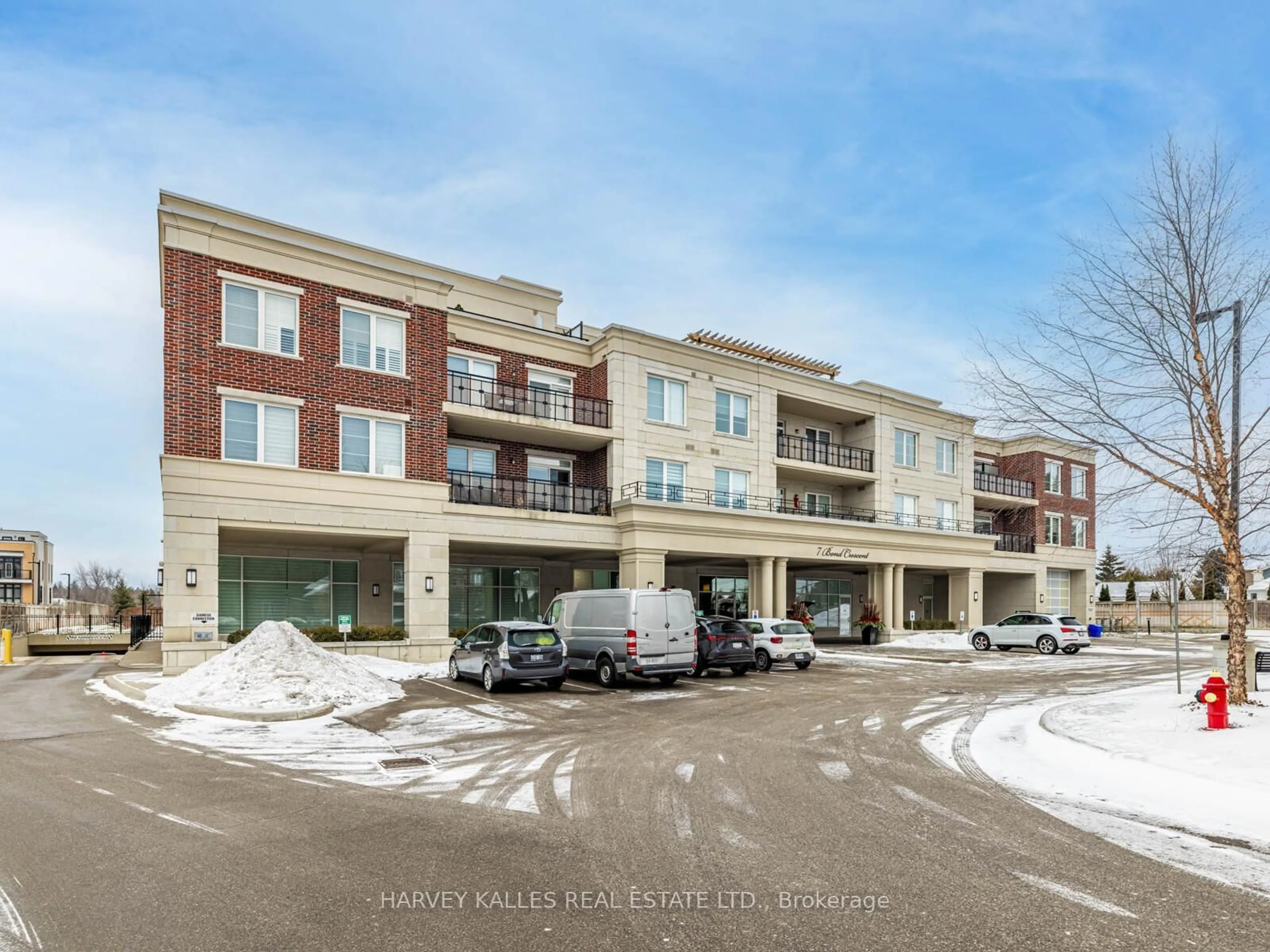 Unknown for 7 Bond Cres #112, Richmond Hill Ontario L4E 1E6