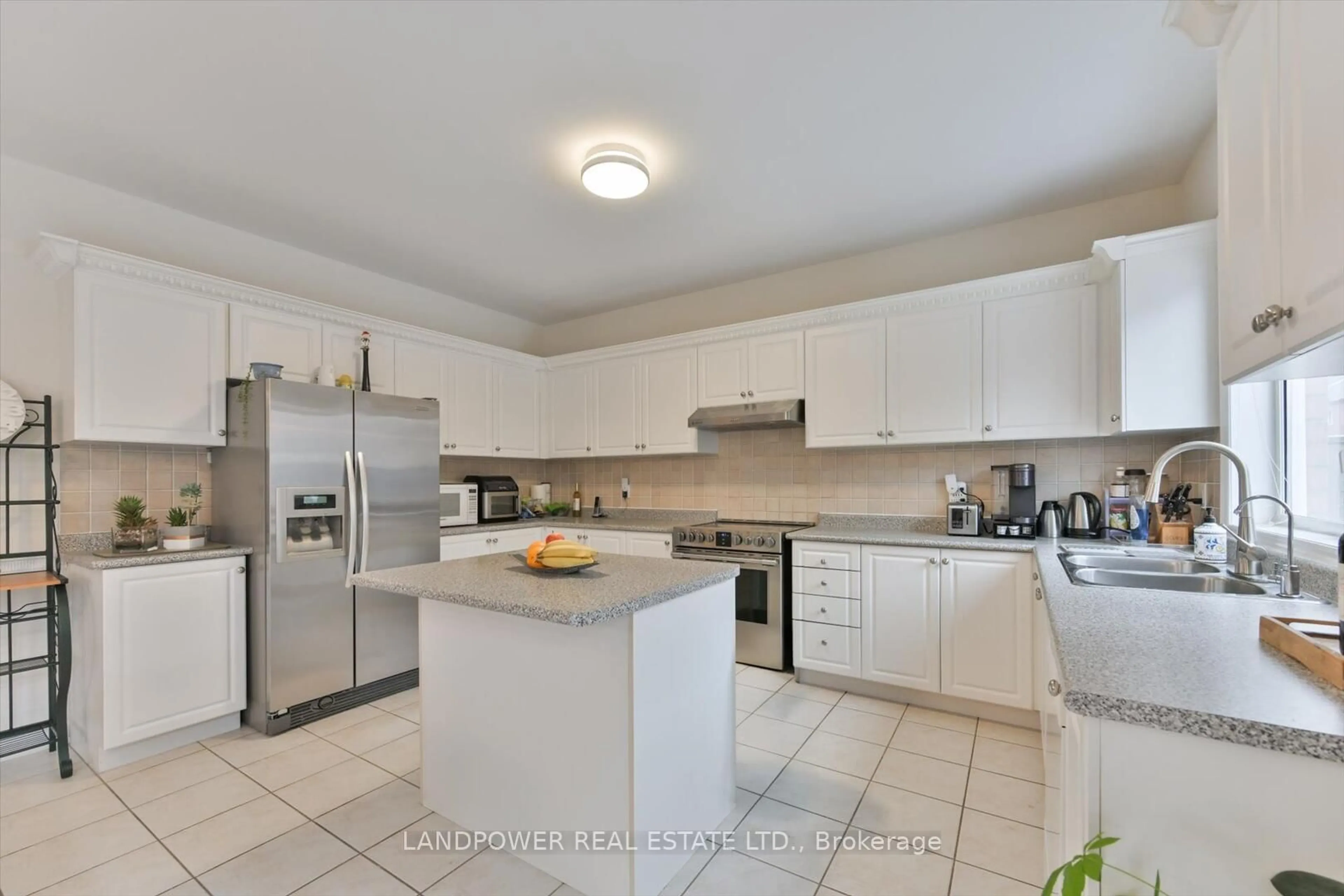 Open concept kitchen, ceramic/tile floor for 56 Hillmount Rd, Markham Ontario L6C 2K3