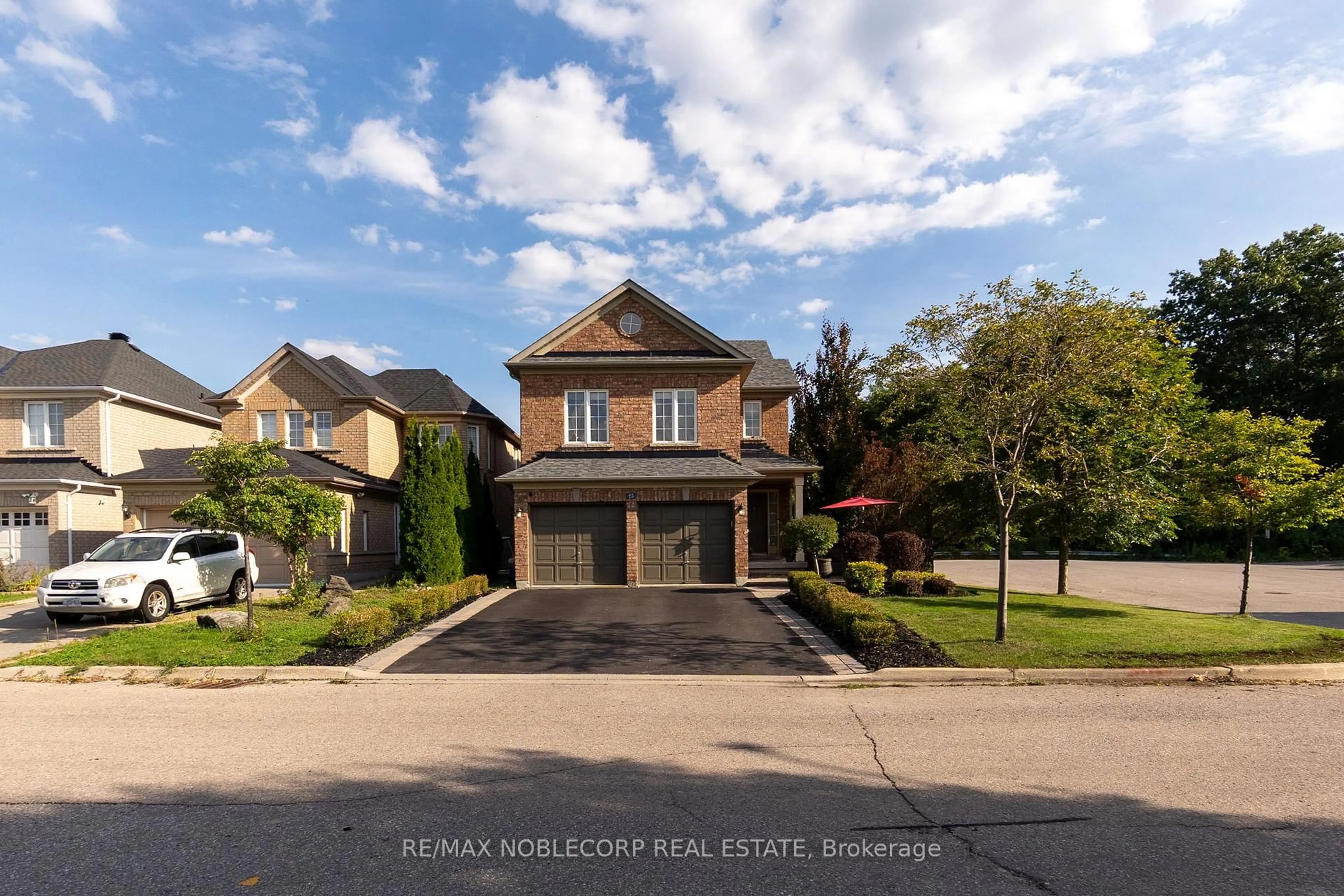 Home with brick exterior material, street for 25 Aztec Crt, Richmond Hill Ontario L4S 2W6
