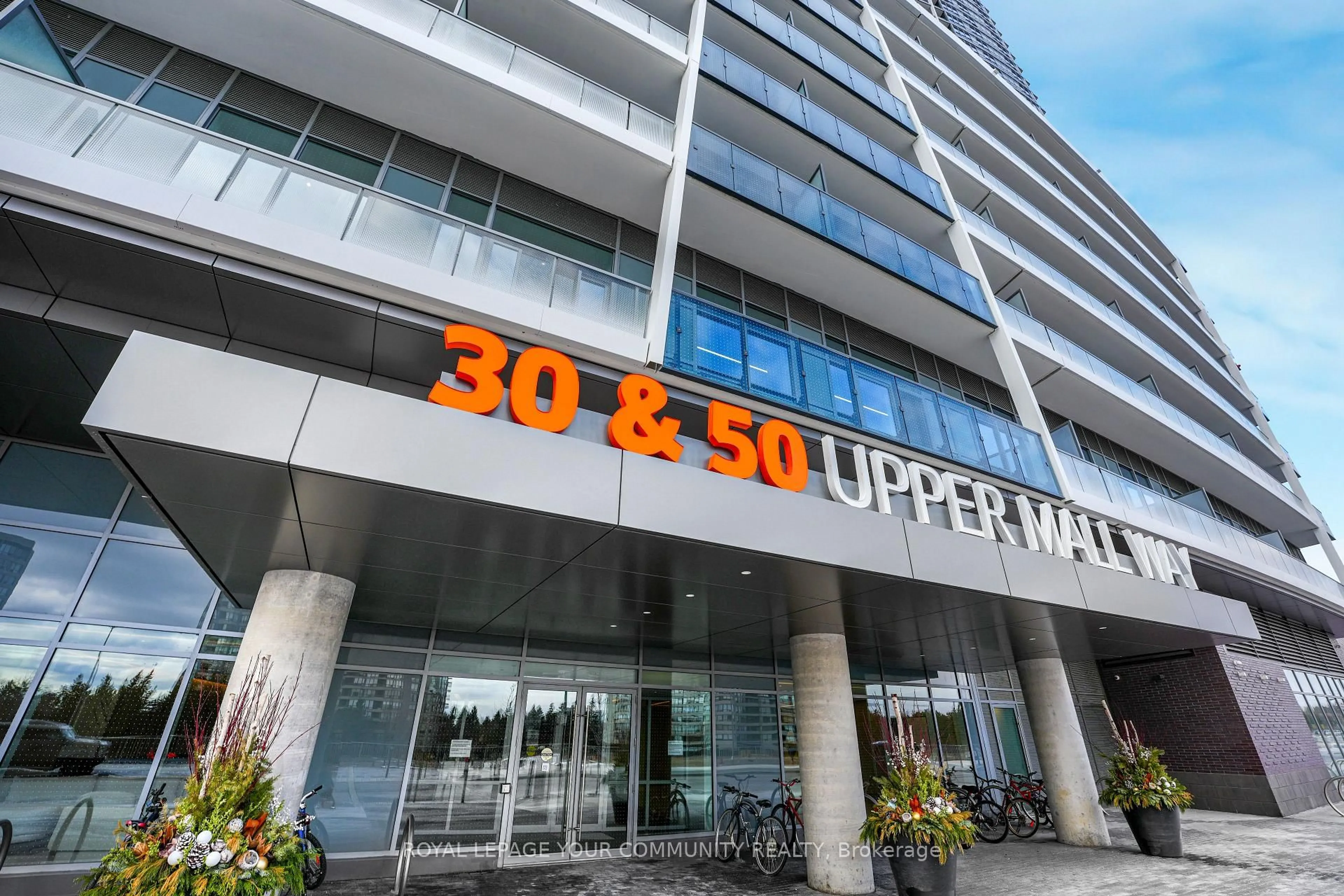 Indoor foyer for 30 Upper Mall Way #A909, Vaughan Ontario L4J 0L7