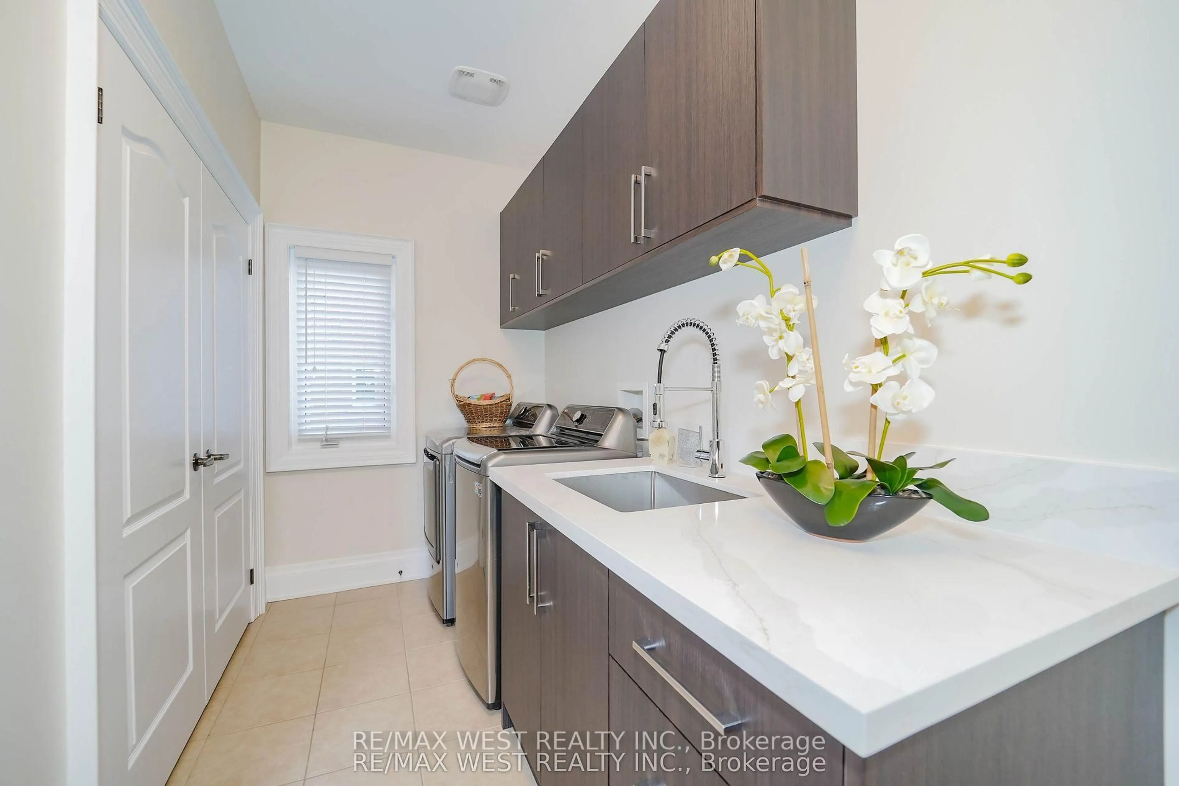 Unknown for 18 Wyndance Way, Uxbridge Ontario L9P 0B8