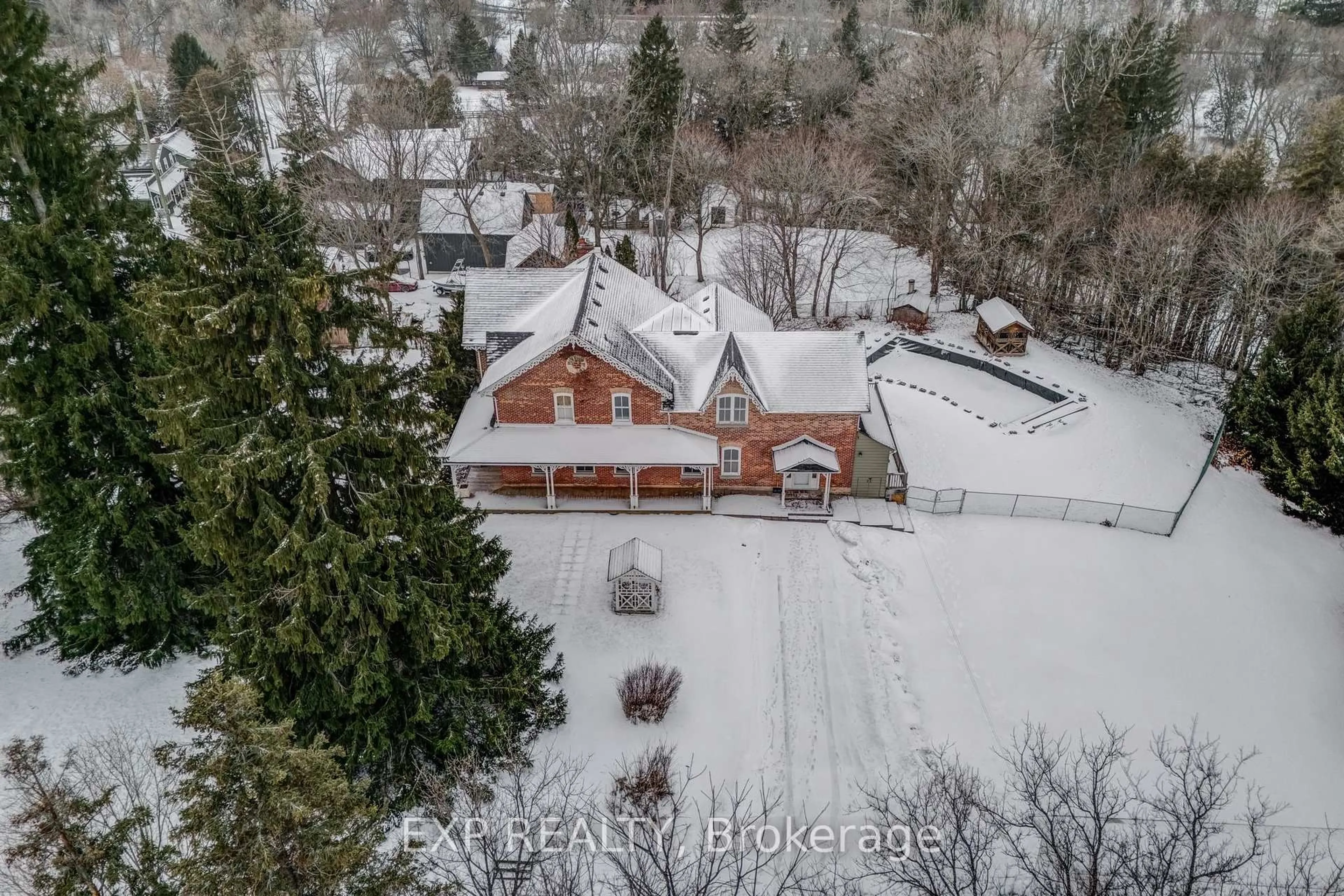 A pic from outside/outdoor area/front of a property/back of a property/a pic from drone, street for 420 Kettleby Rd, King Ontario L7B 0C9
