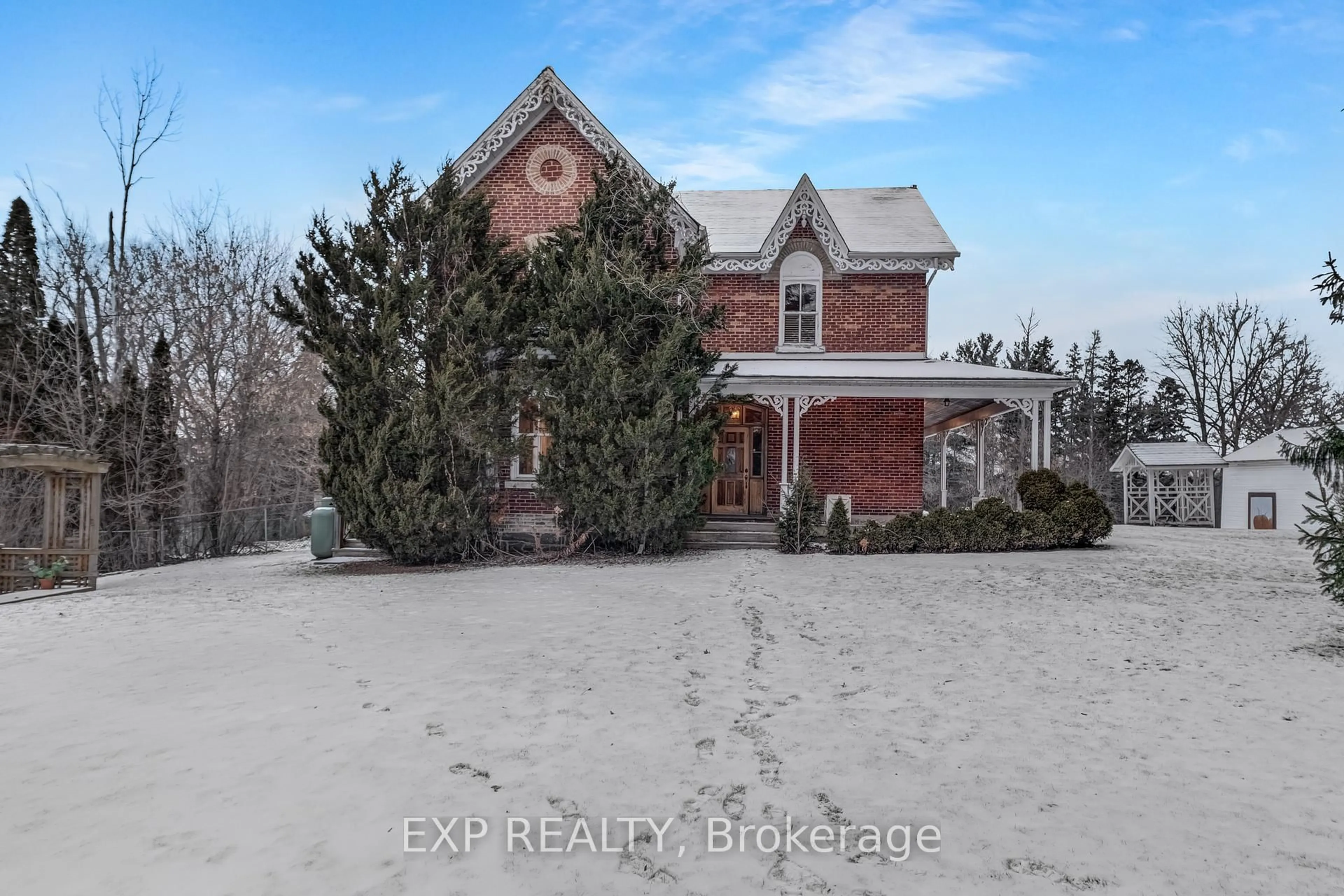 A pic from outside/outdoor area/front of a property/back of a property/a pic from drone, building for 420 Kettleby Rd, King Ontario L7B 0C9