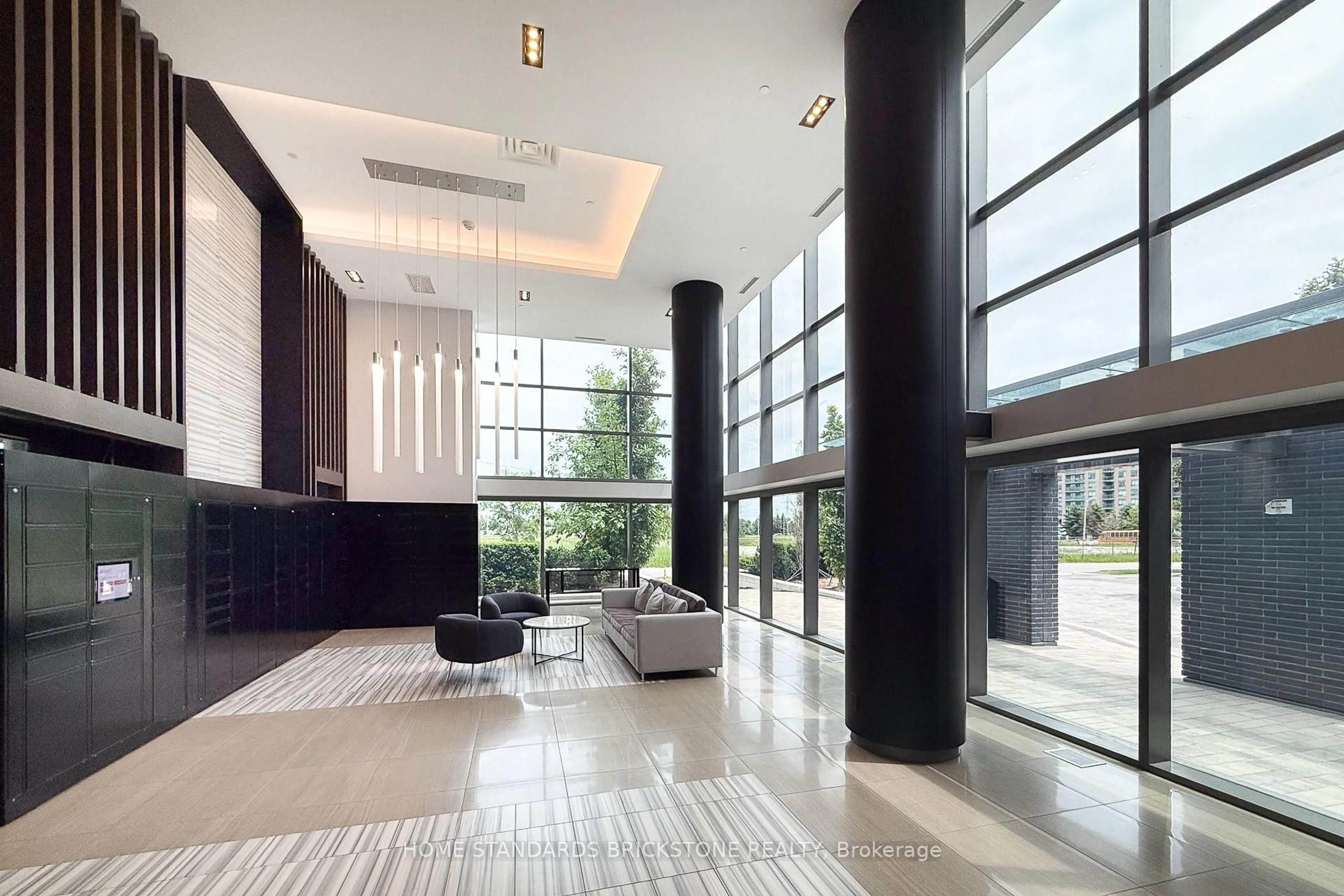 Lobby for 65 Oneida Cres #LPH 10, Richmond Hill Ontario L4B 0G9