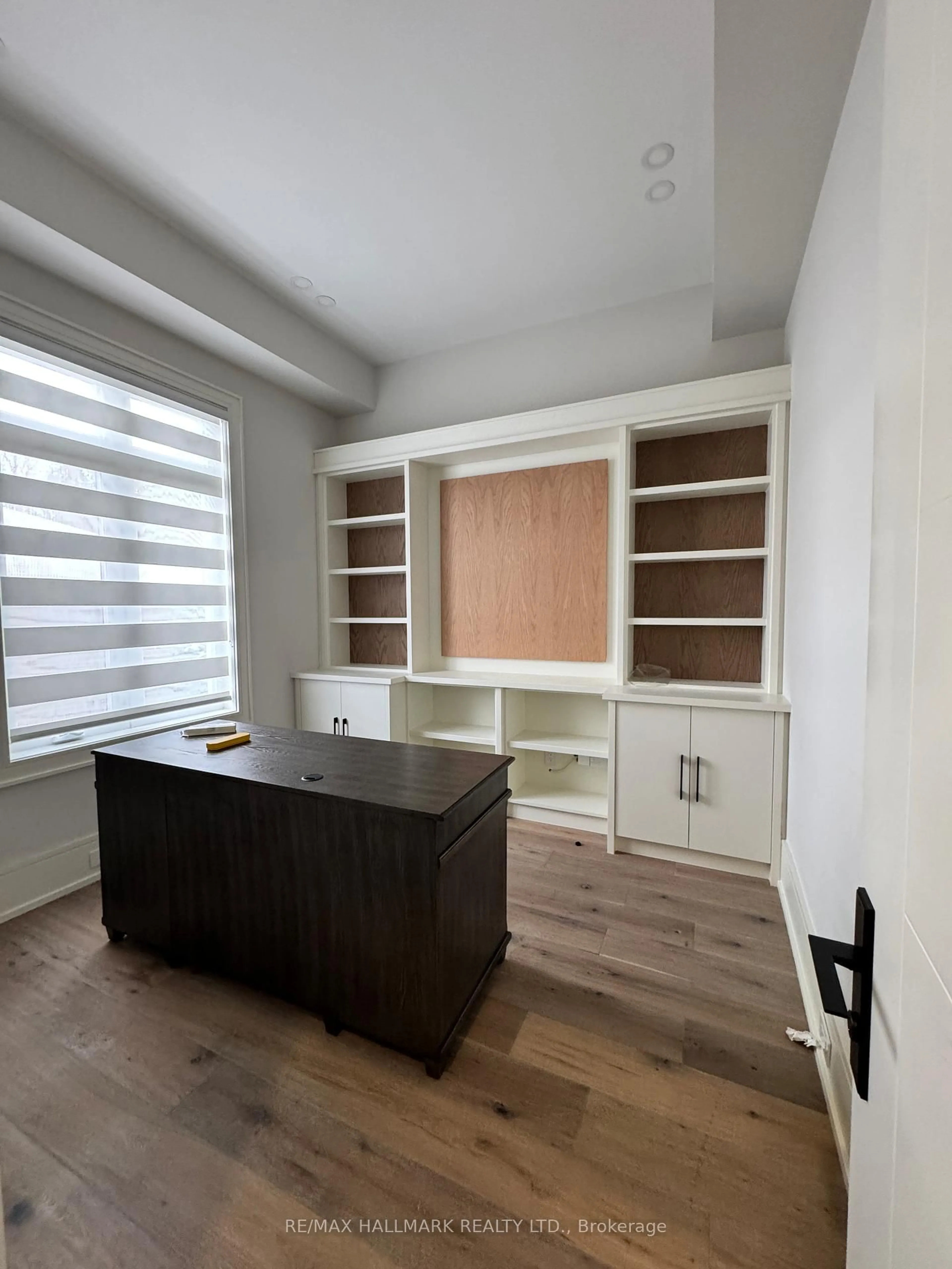 Unknown for 81 Child Dr, Aurora Ontario L4G 1Y8