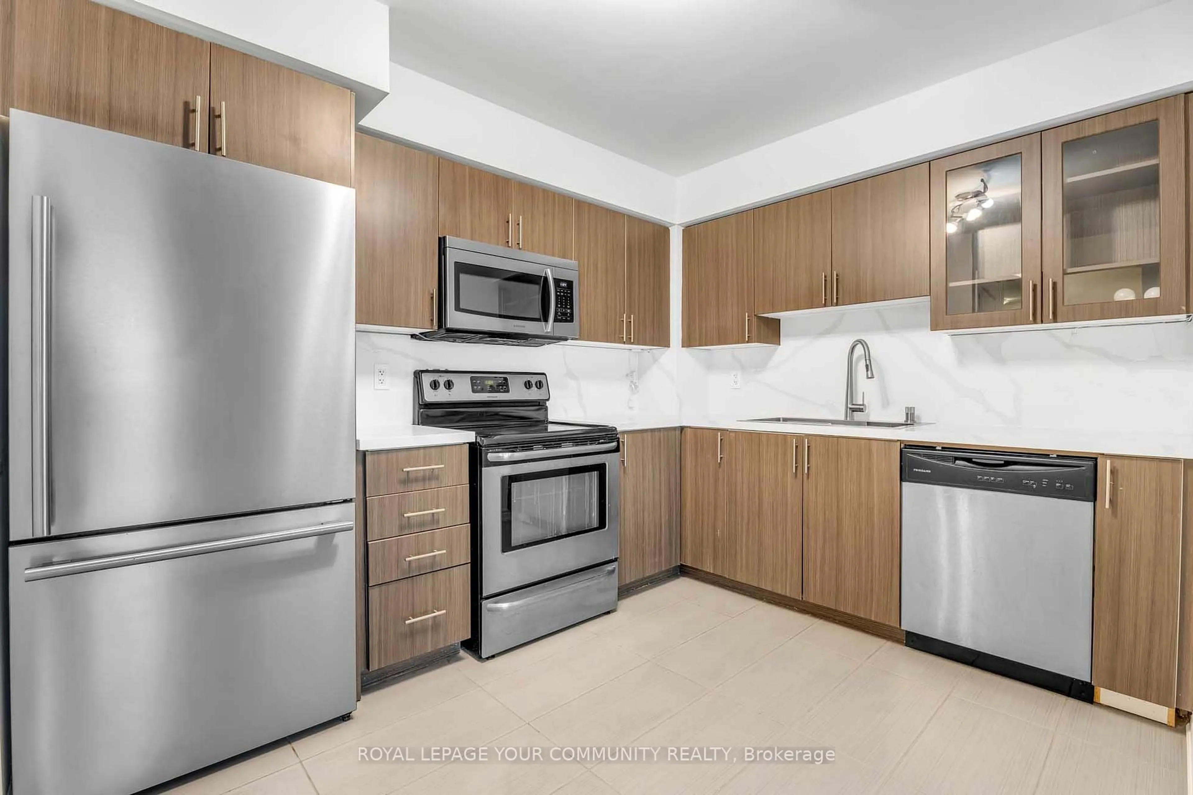 Standard kitchen, unknown for 75 Norman Bethune Ave #420, Richmond Hill Ontario L4B 3L4
