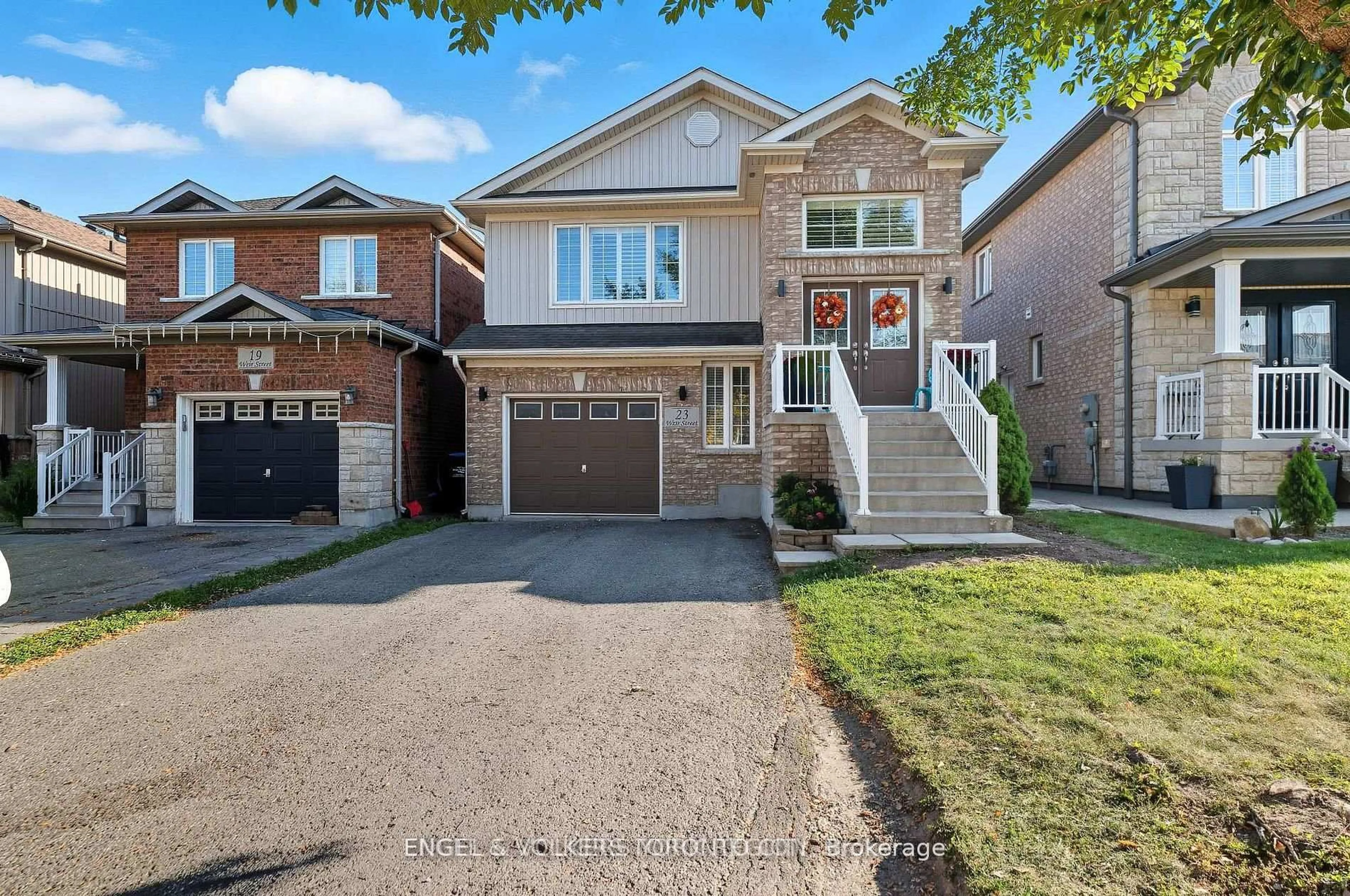 Home with brick exterior material, street for 23 Weir St, Bradford West Gwillimbury Ontario L3Z 0K6