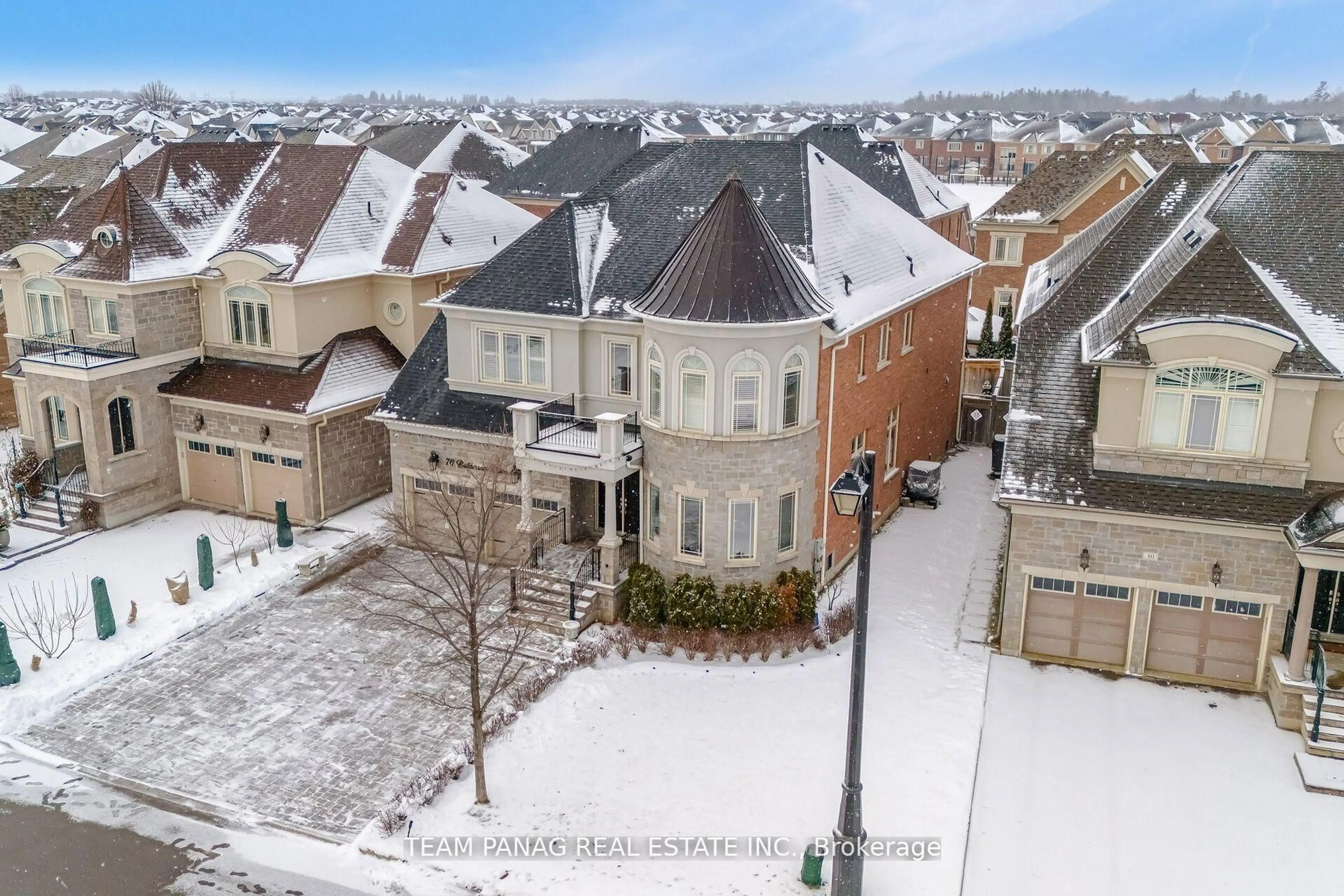 A pic from outside/outdoor area/front of a property/back of a property/a pic from drone, street for 76 Balderson Dr, Vaughan Ontario L4H 4A3