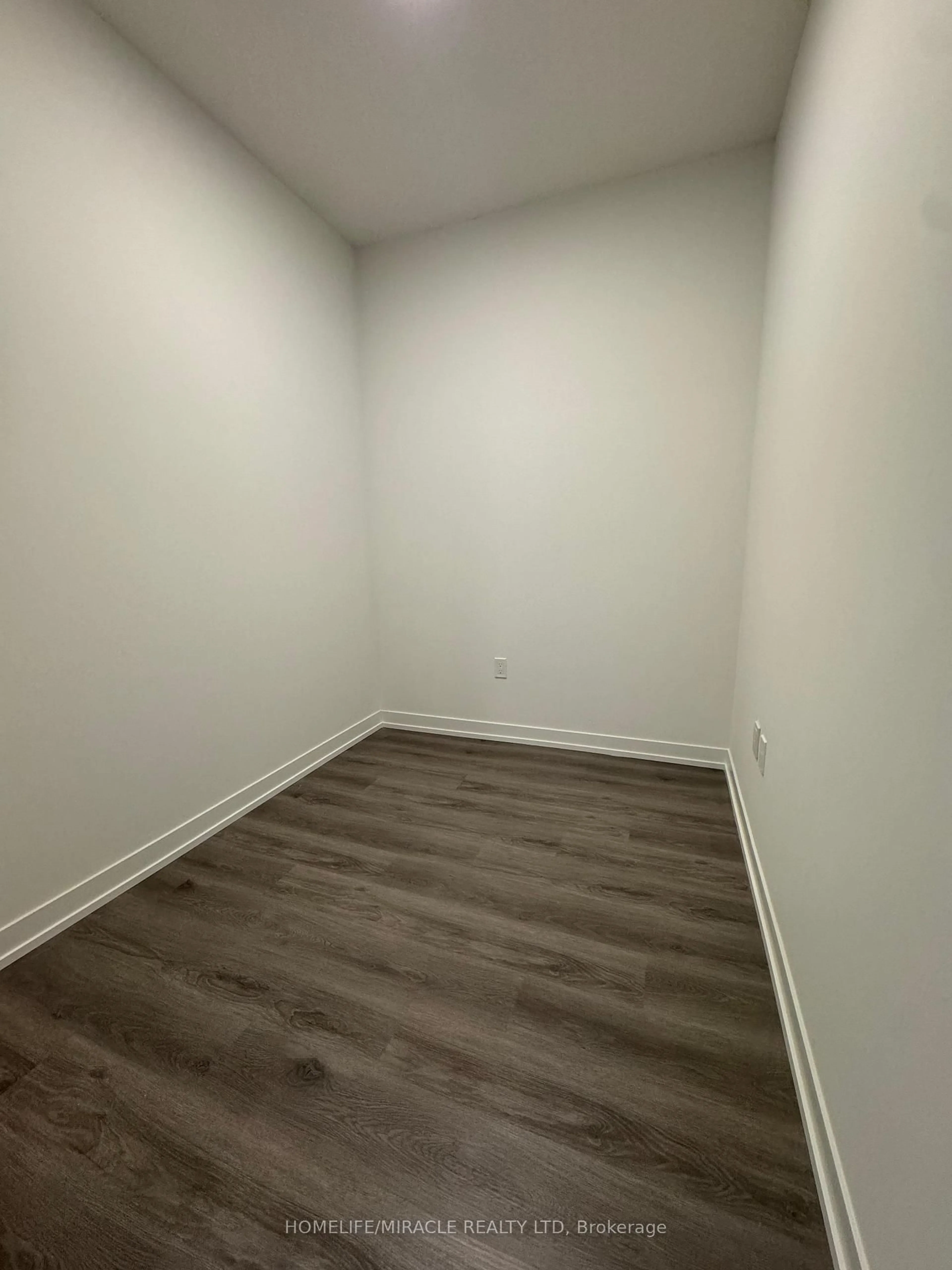 A pic of a room for 225 Commerce St #808, Vaughan Ontario L4K 0P9