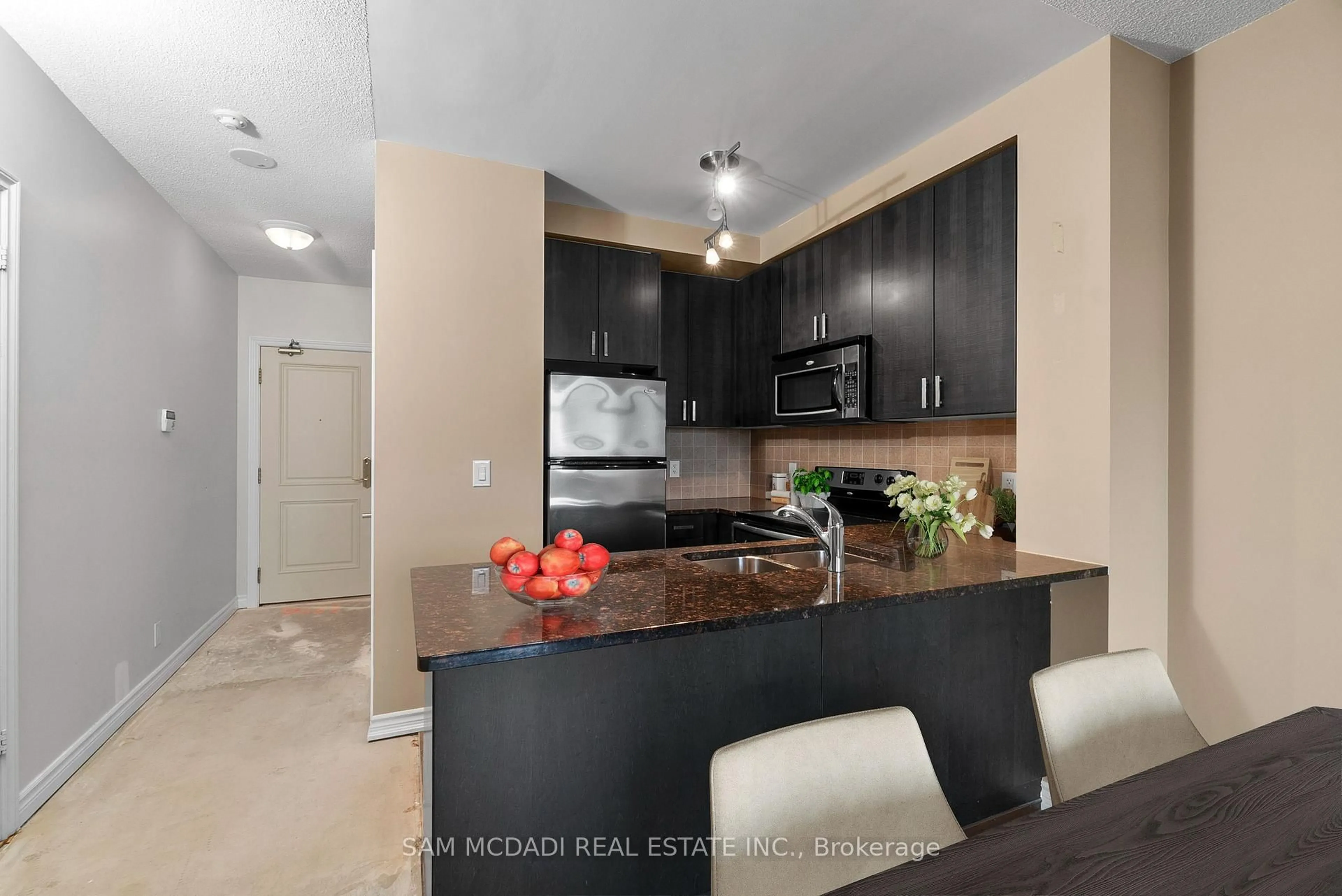 Unknown for 9235 Jane St #1616, Vaughan Ontario L6A 0J8