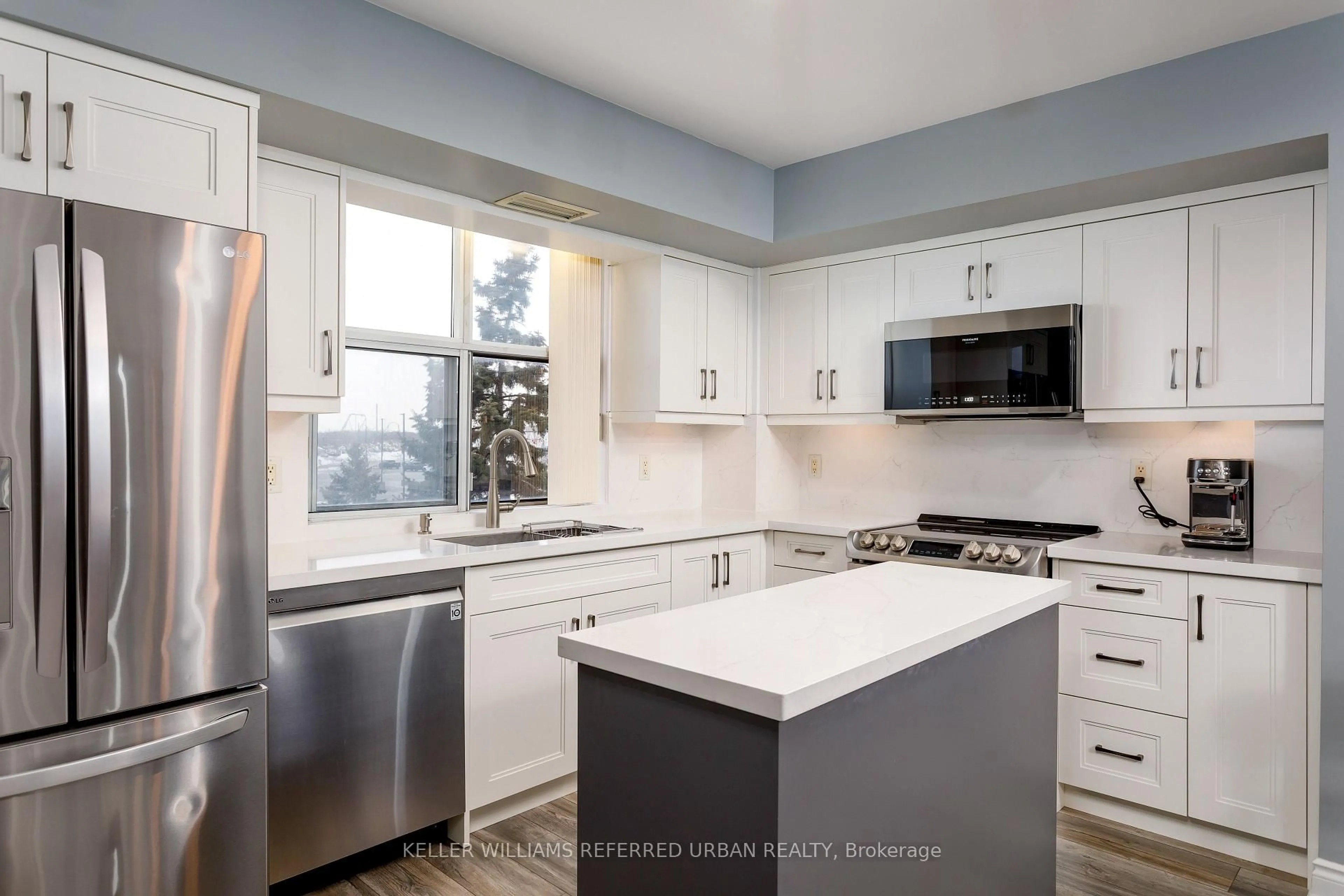 Contemporary kitchen, ceramic/tile floor for 2500 Rutherford Rd #317, Vaughan Ontario L4K 5N7