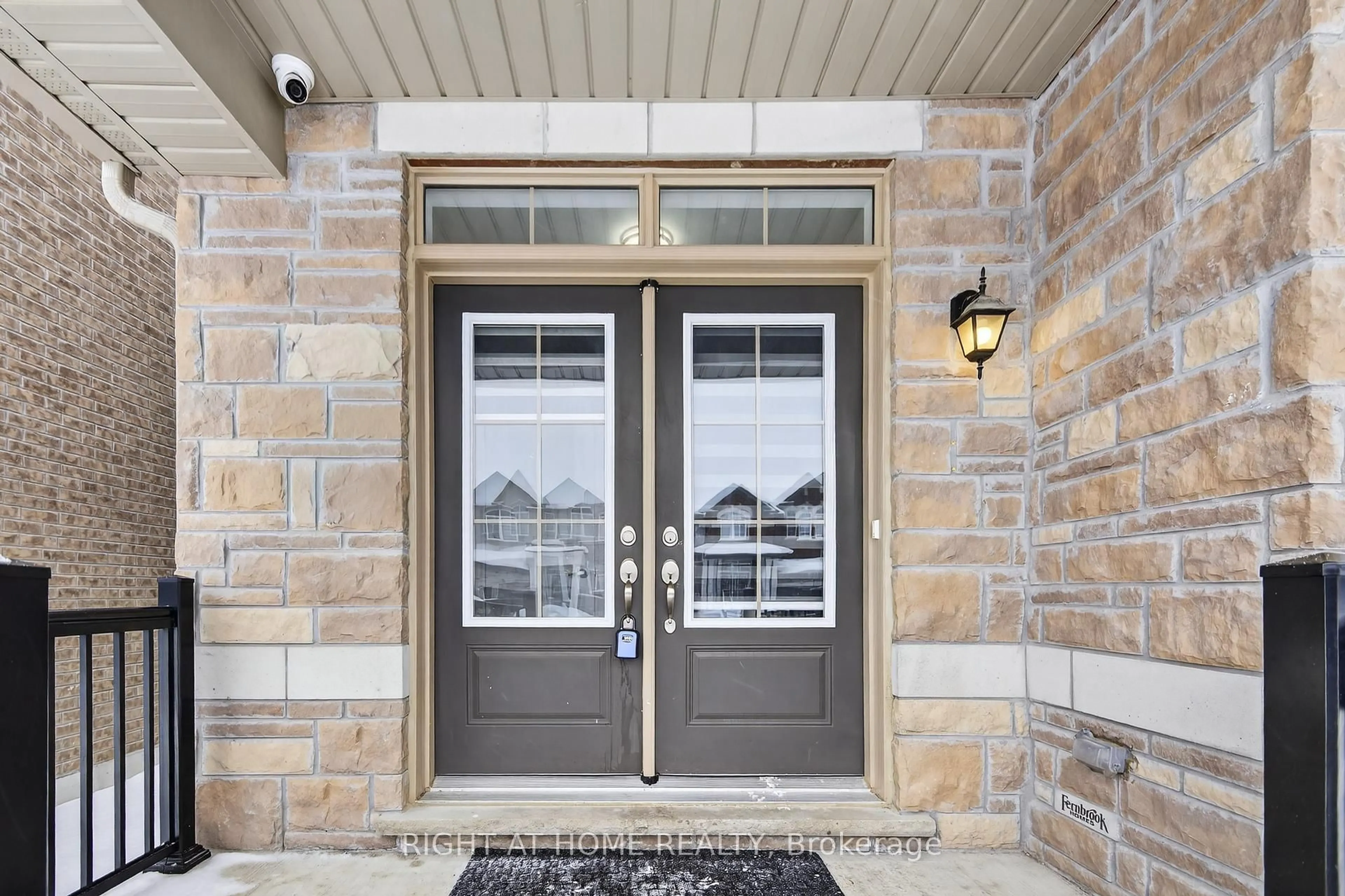 Indoor entryway for 1218 Corby Way, Innisfil Ontario L9S 0R1