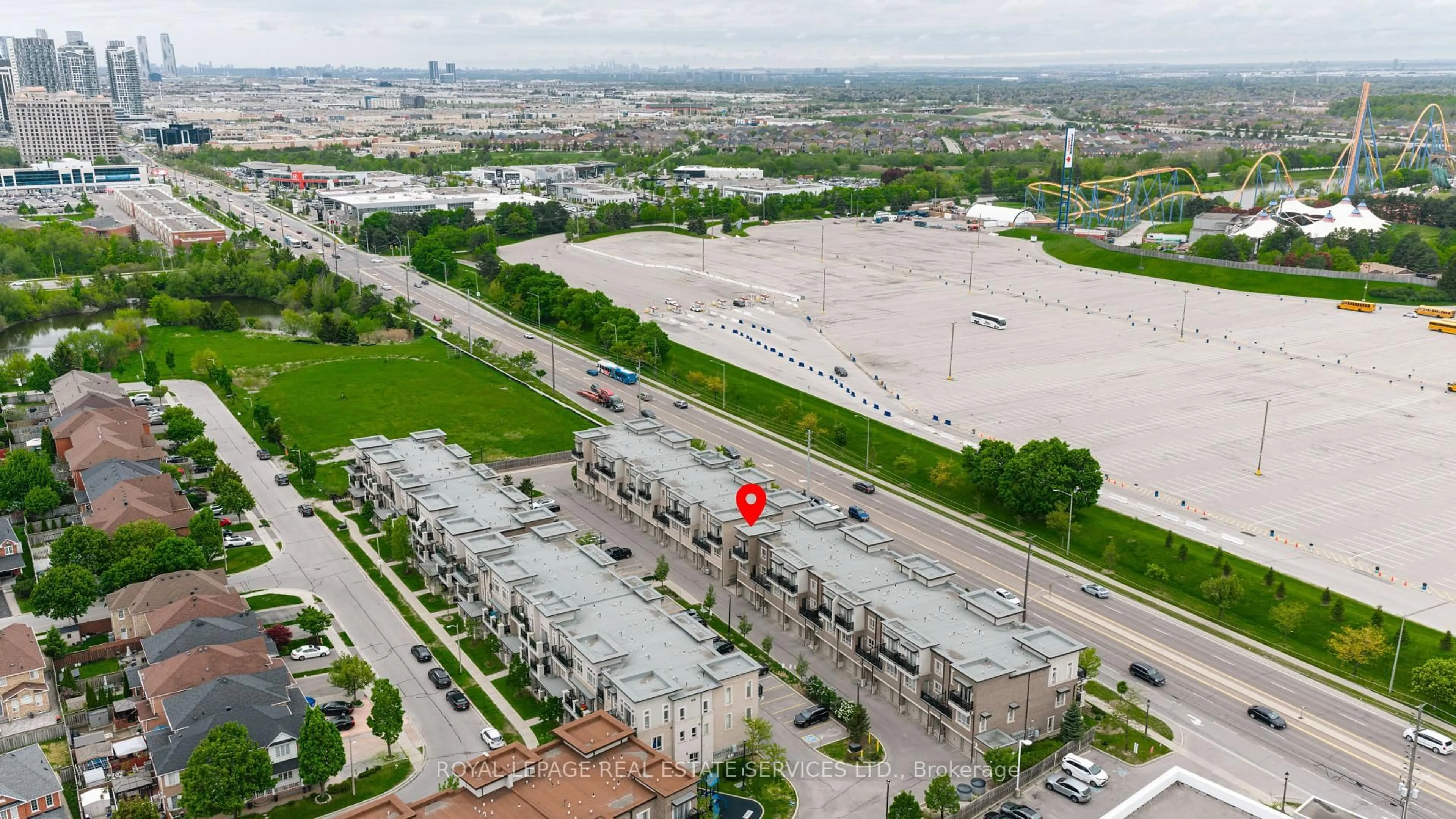A pic from outside/outdoor area/front of a property/back of a property/a pic from drone, street for 9621 Jane St #13, Vaughan Ontario L6A 4G5