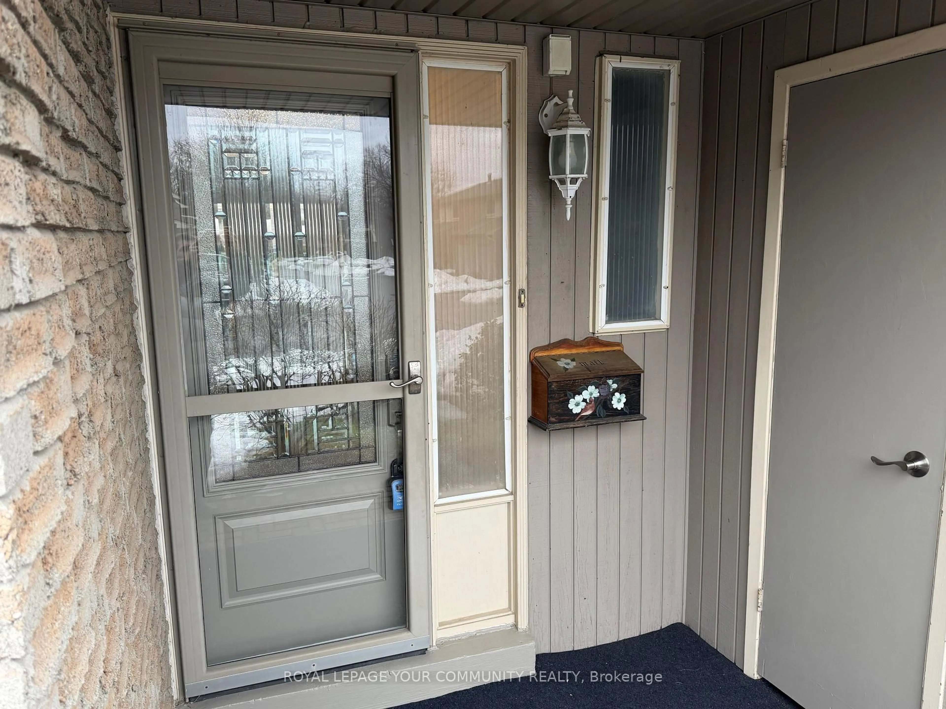 Indoor entryway for 76 Knightsbridge Way, Markham Ontario L3P 3W5