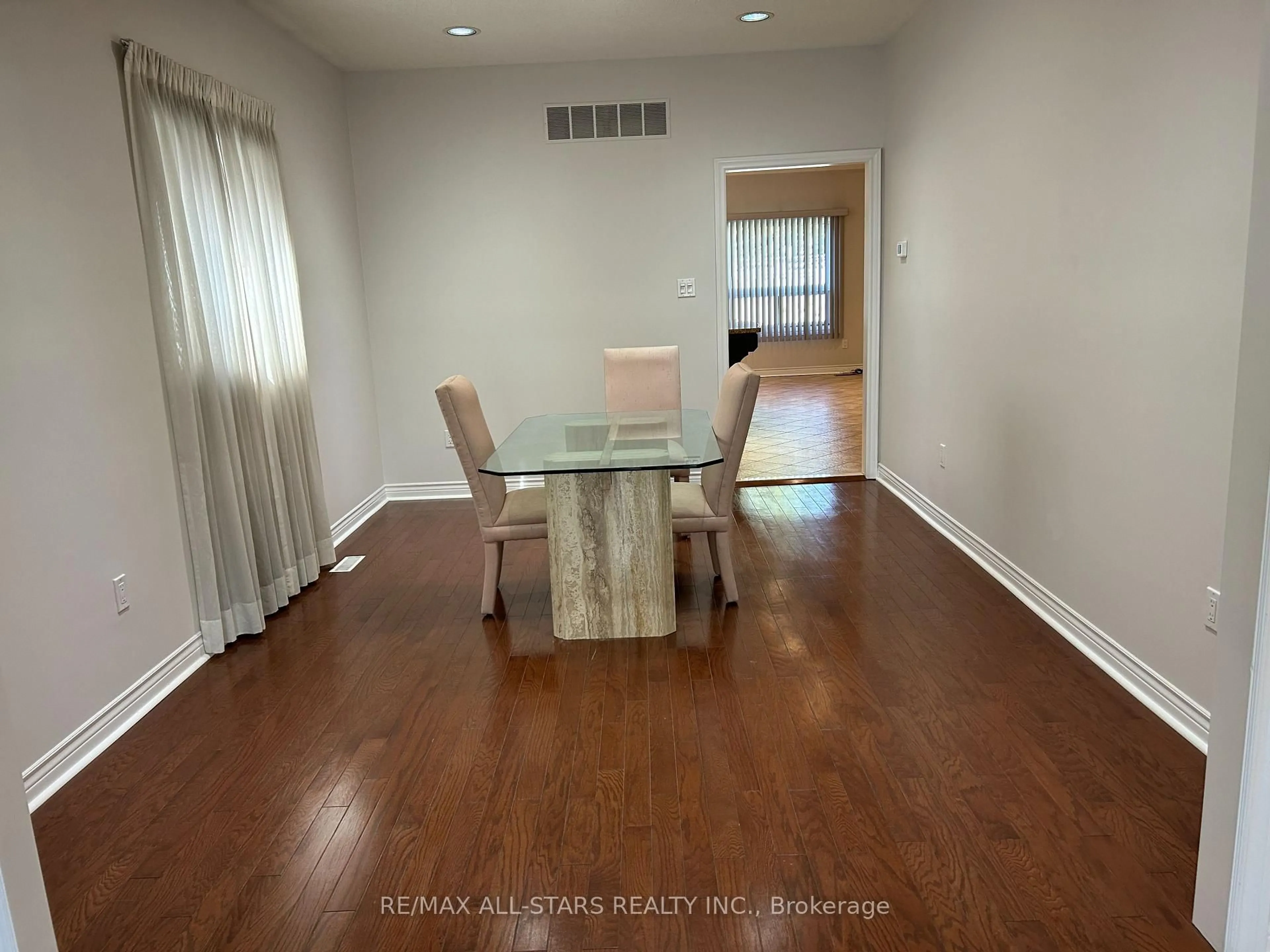 A pic of a room for 171 Shaftsbury Ave, Richmond Hill Ontario L4C 0G2