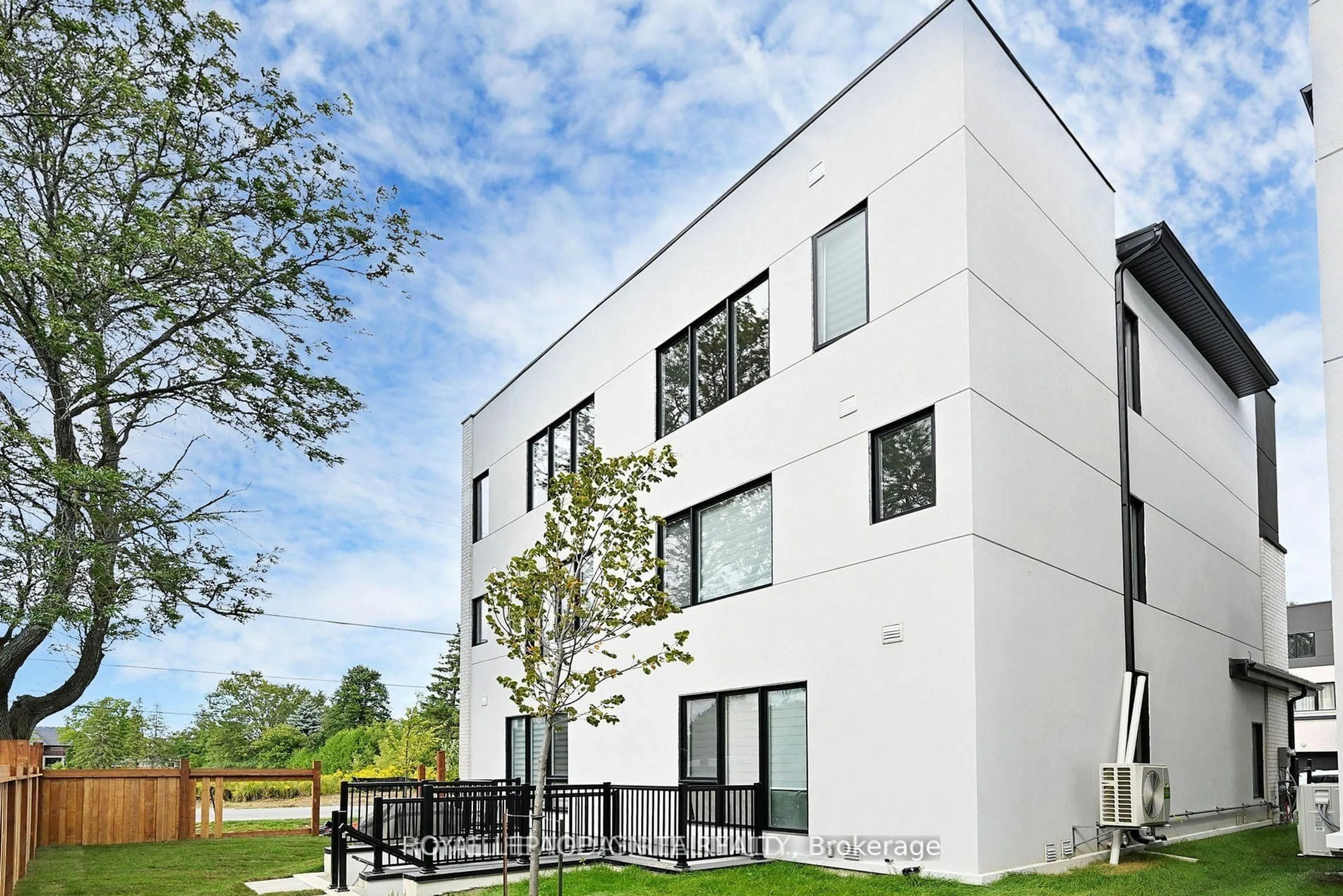 Unknown for 6 Persica St, Richmond Hill Ontario L4E 1L3