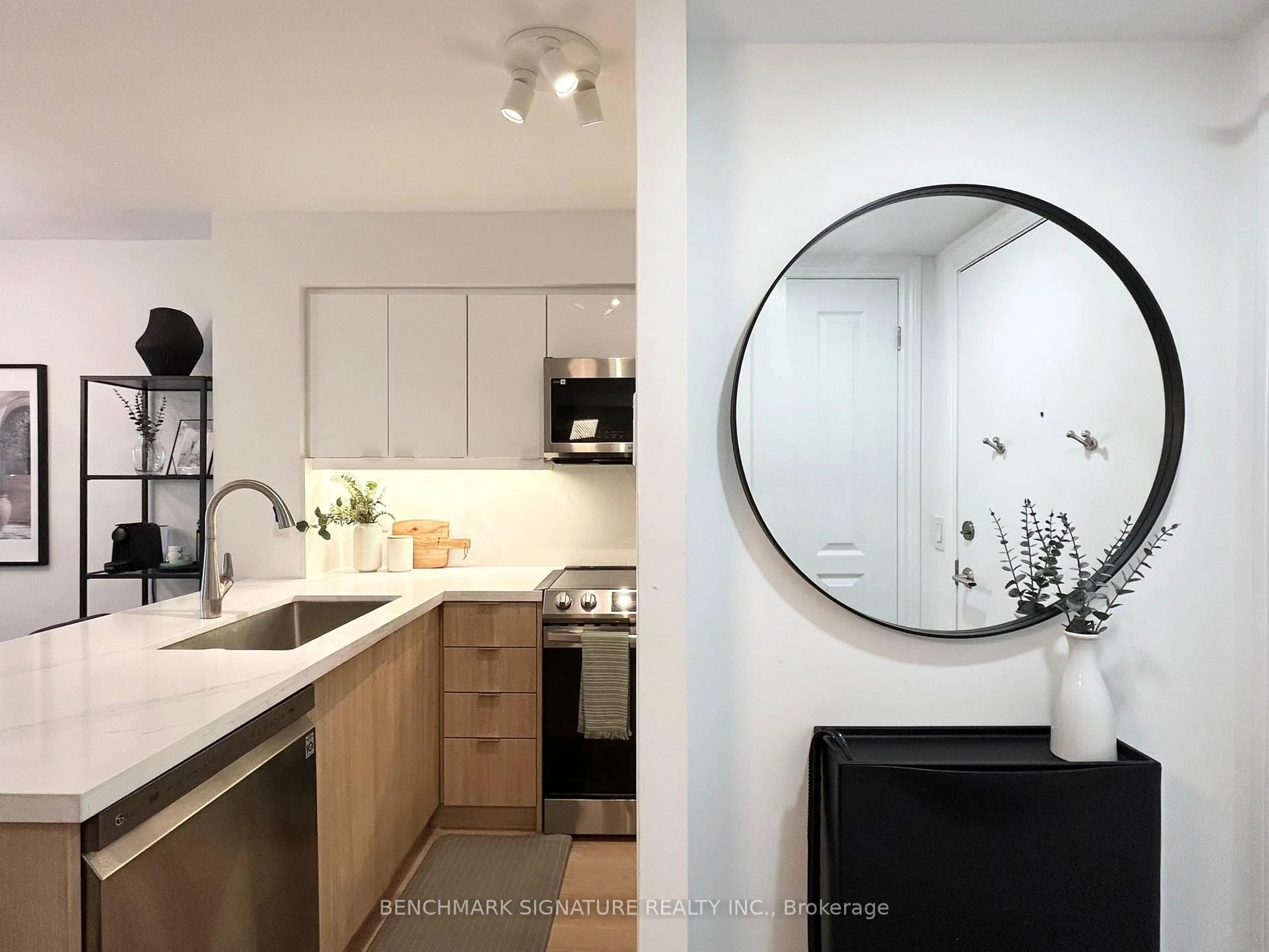 Unknown for 30 Clegg Rd Rd #811, Markham Ontario L6G 0B4