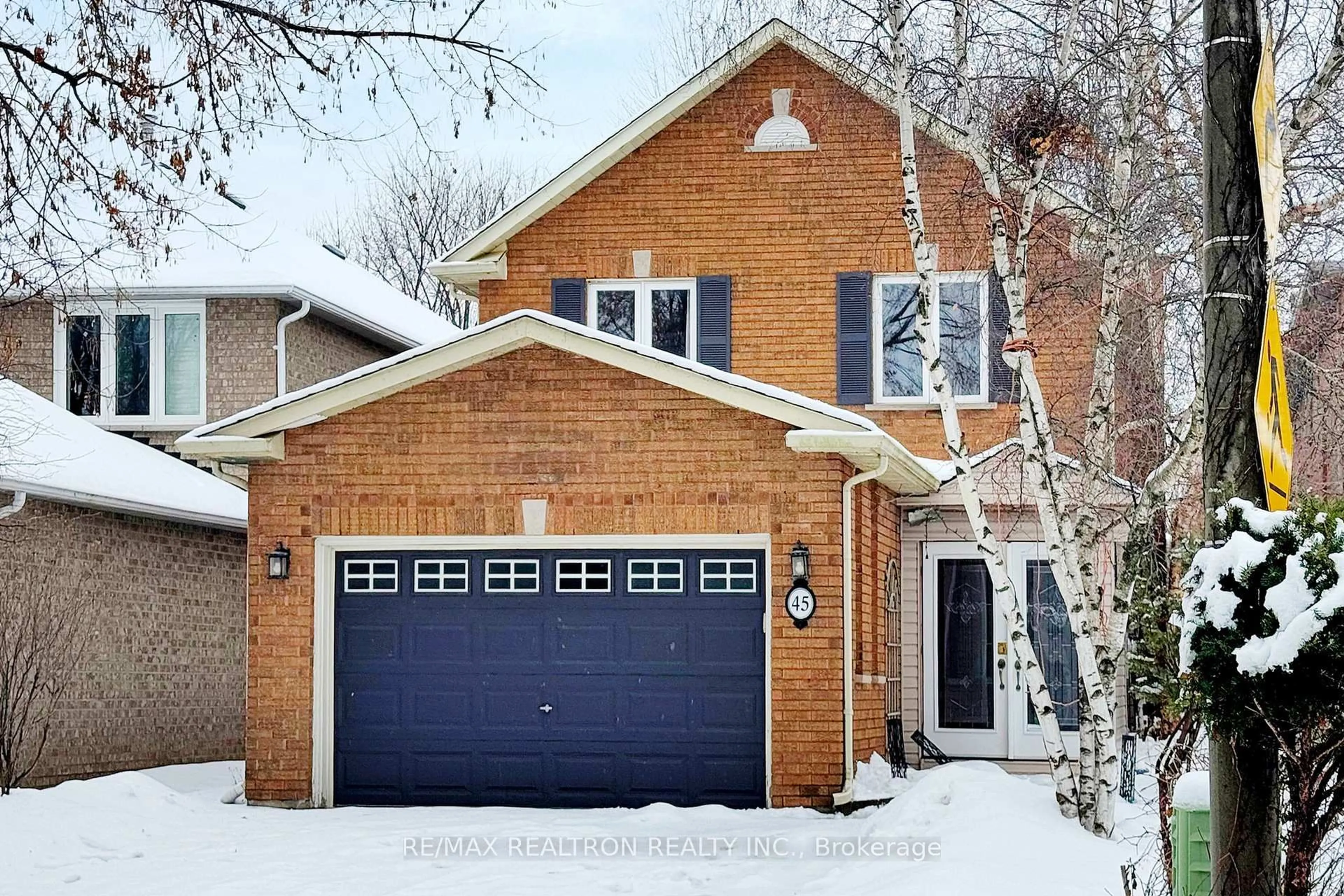 Home with brick exterior material, street for 45 Newmill Cres, Richmond Hill Ontario L4C 9T6