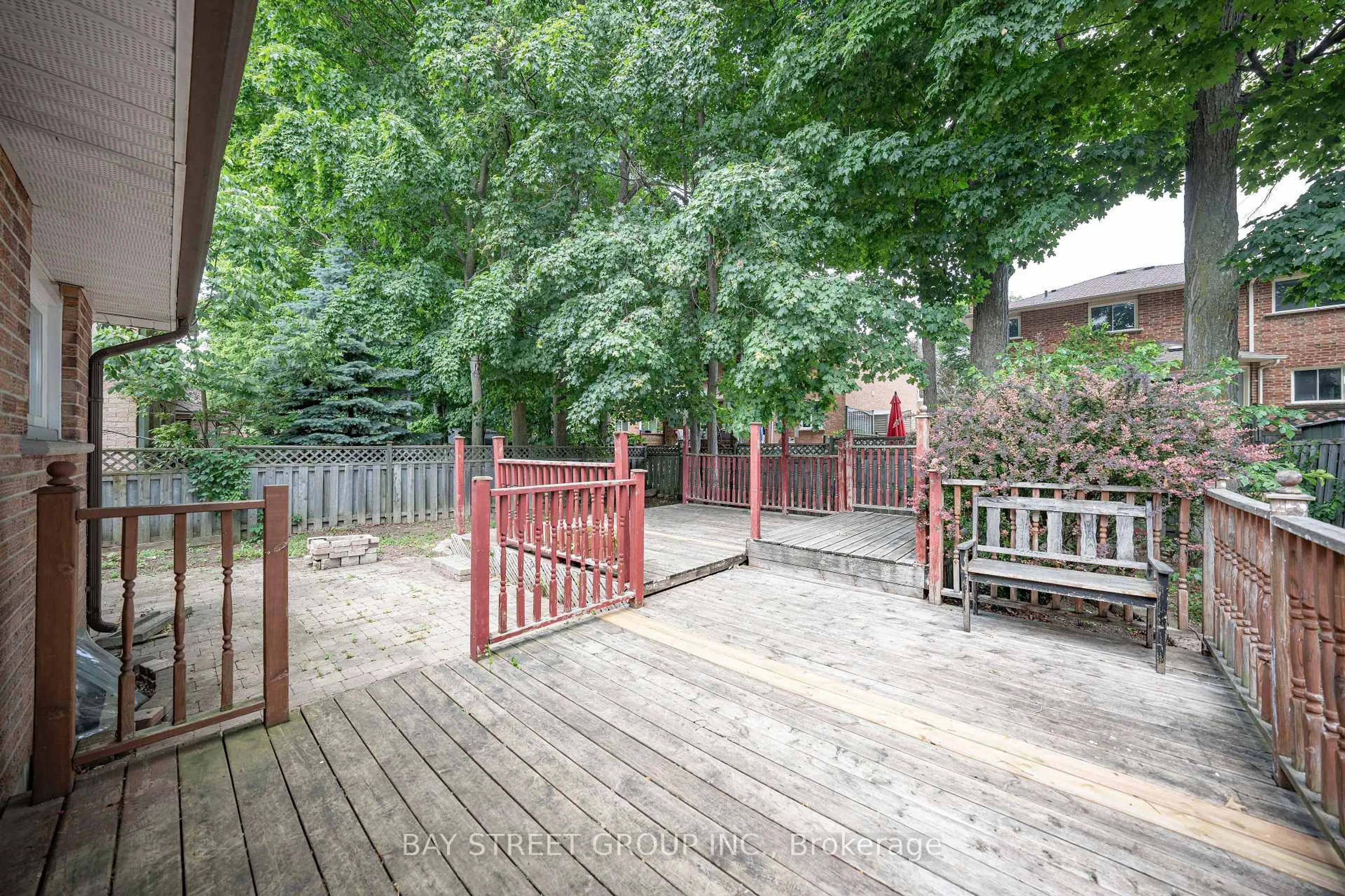 Patio, forest/trees view for 547 Raymerville Dr, Markham Ontario L3P 6G3