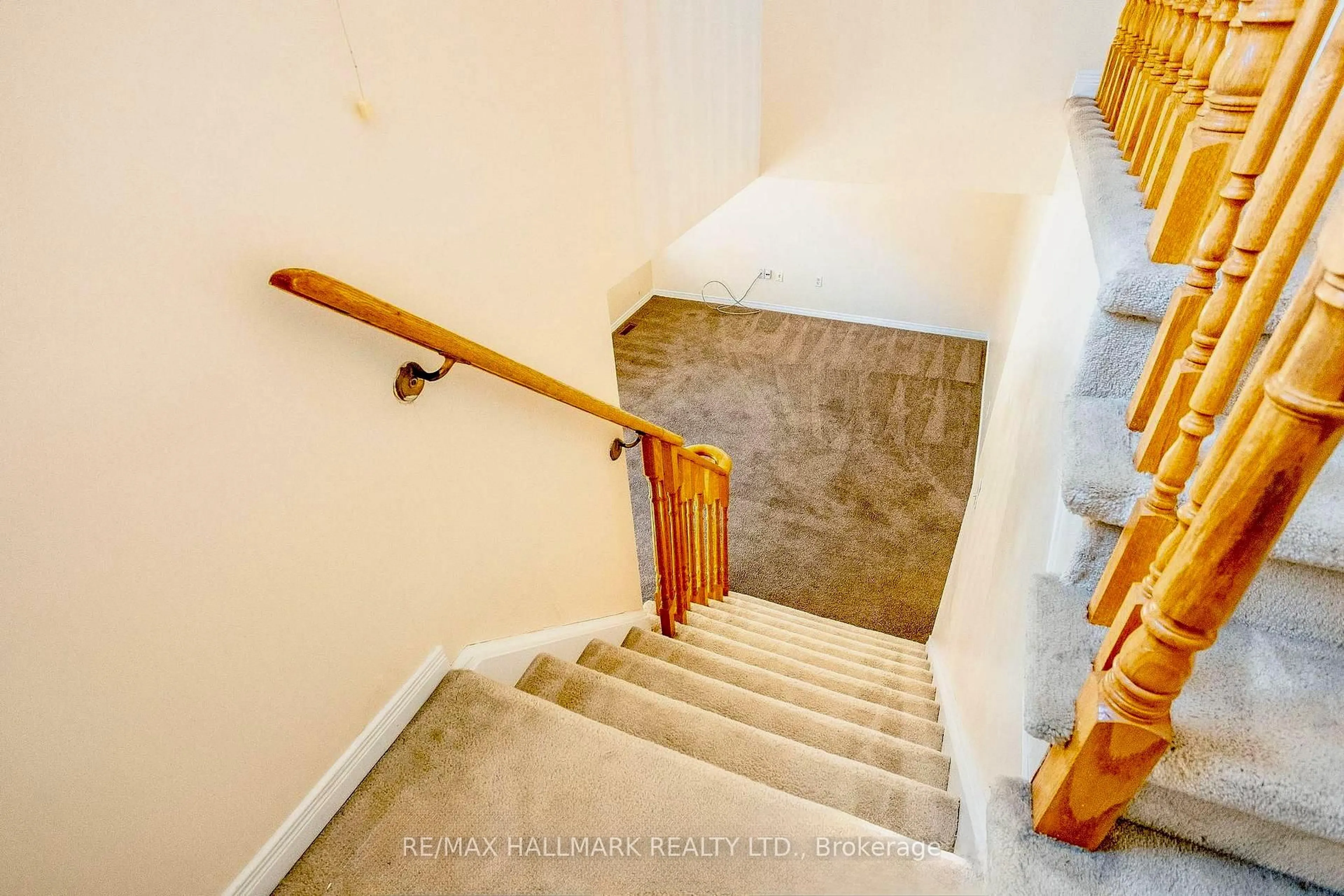 Stairs for 384 Flagstone Way, Newmarket Ontario L3X 2R3