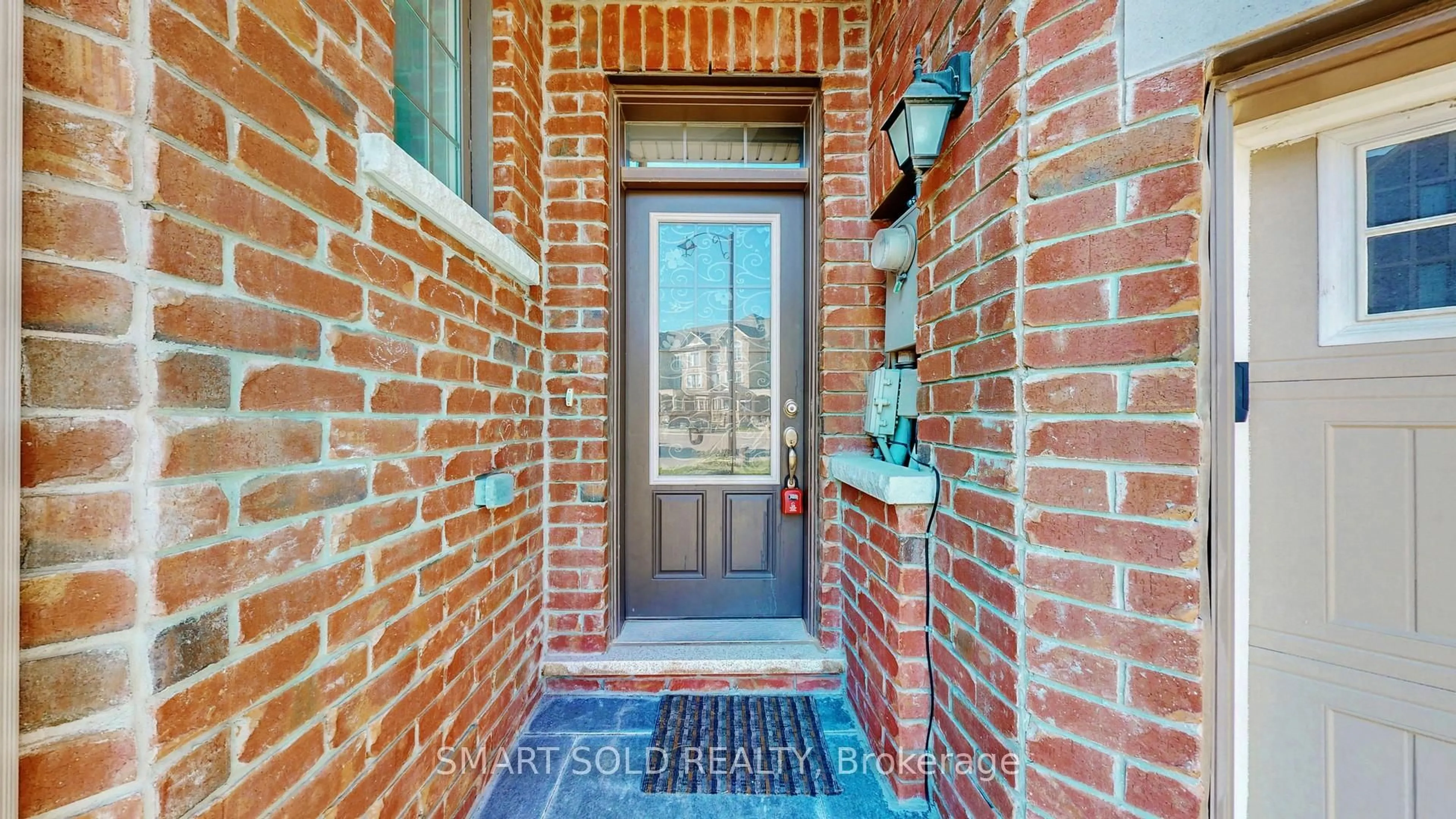 Indoor entryway for 8 Casely Ave, Richmond Hill Ontario L4S 0J8