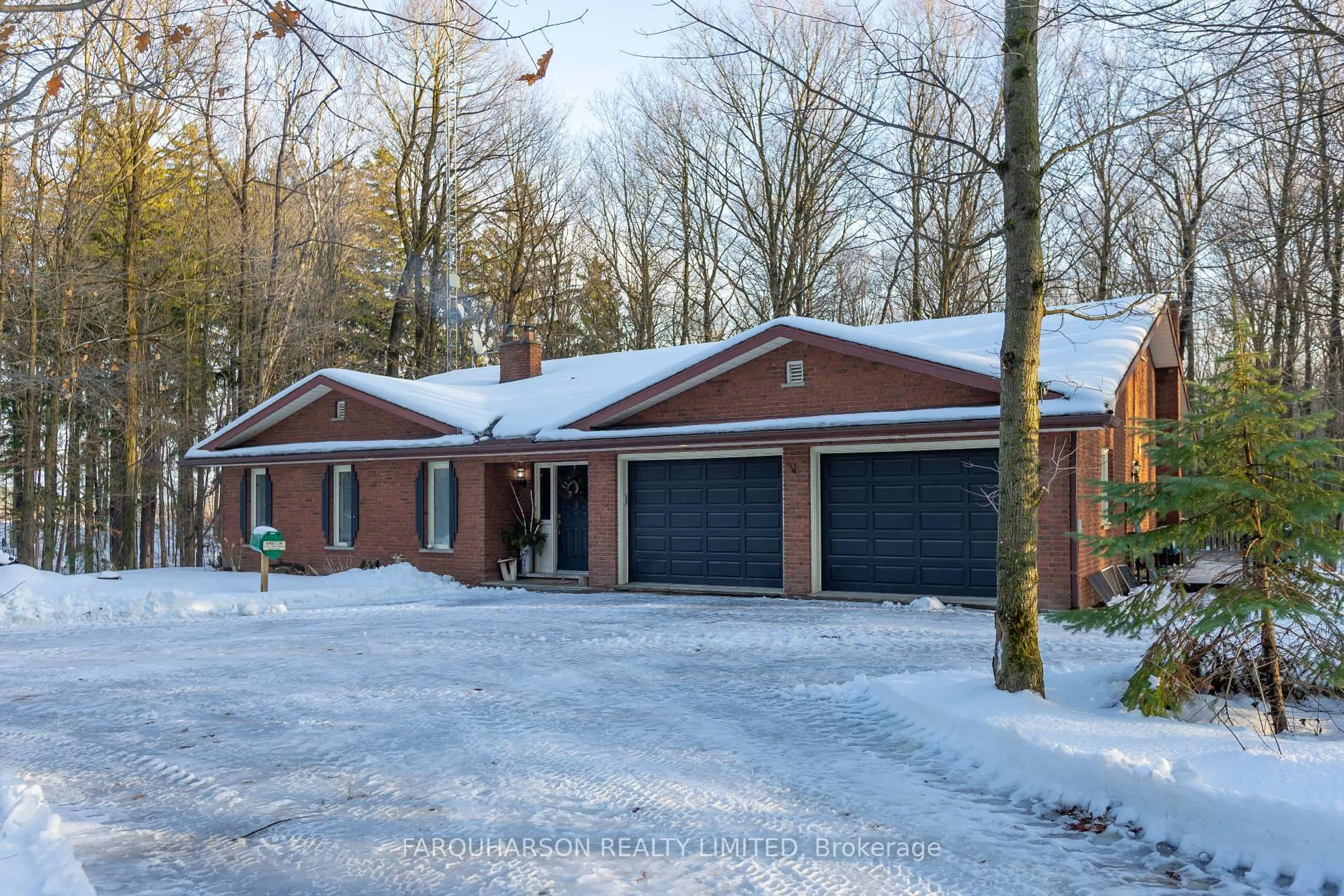 A pic from outside/outdoor area/front of a property/back of a property/a pic from drone, unknown for 159 Highway 47 Highway, Uxbridge Ontario L9P 0C7