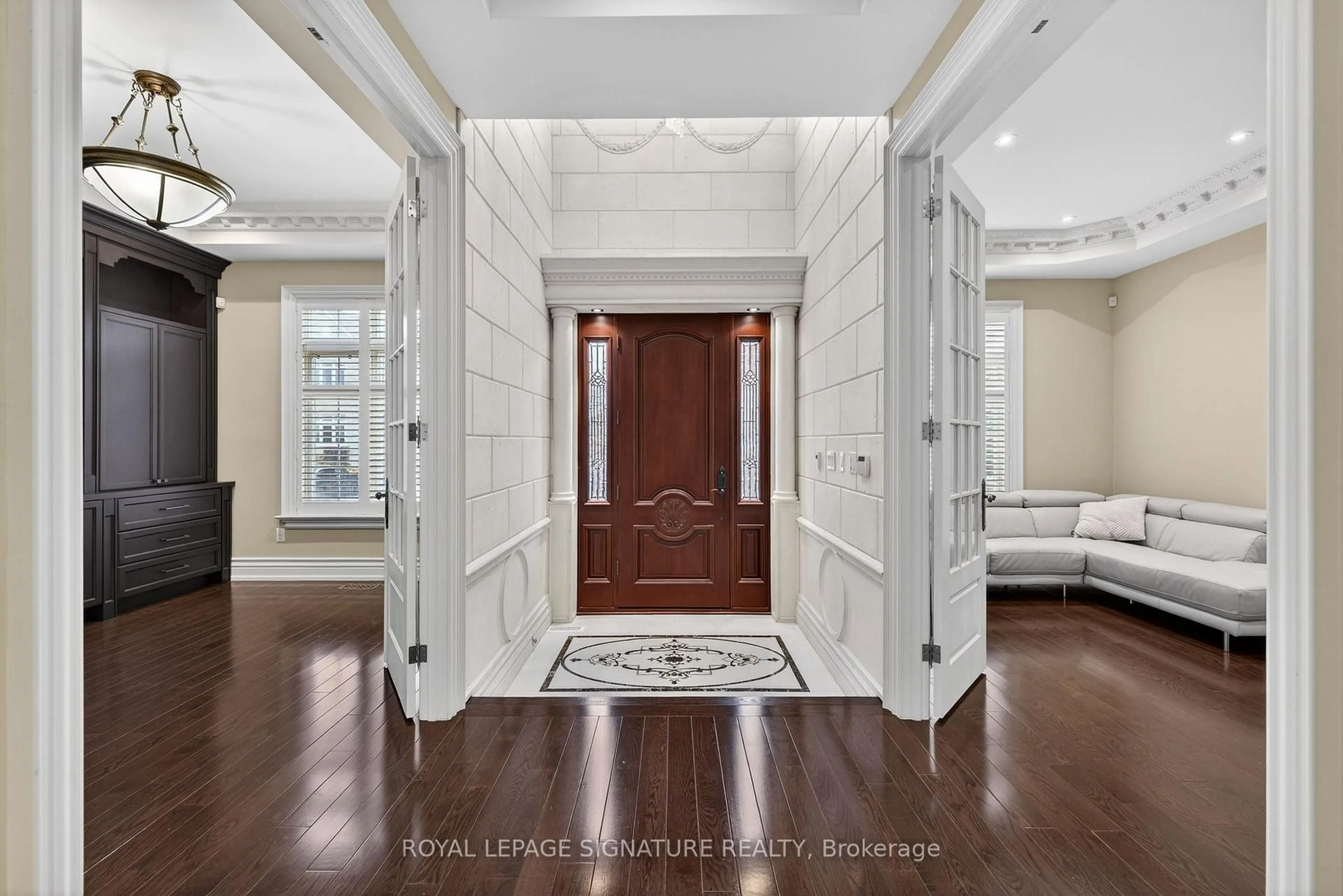 Indoor entryway for 26 Alai Circ, Markham Ontario L3R 1E2