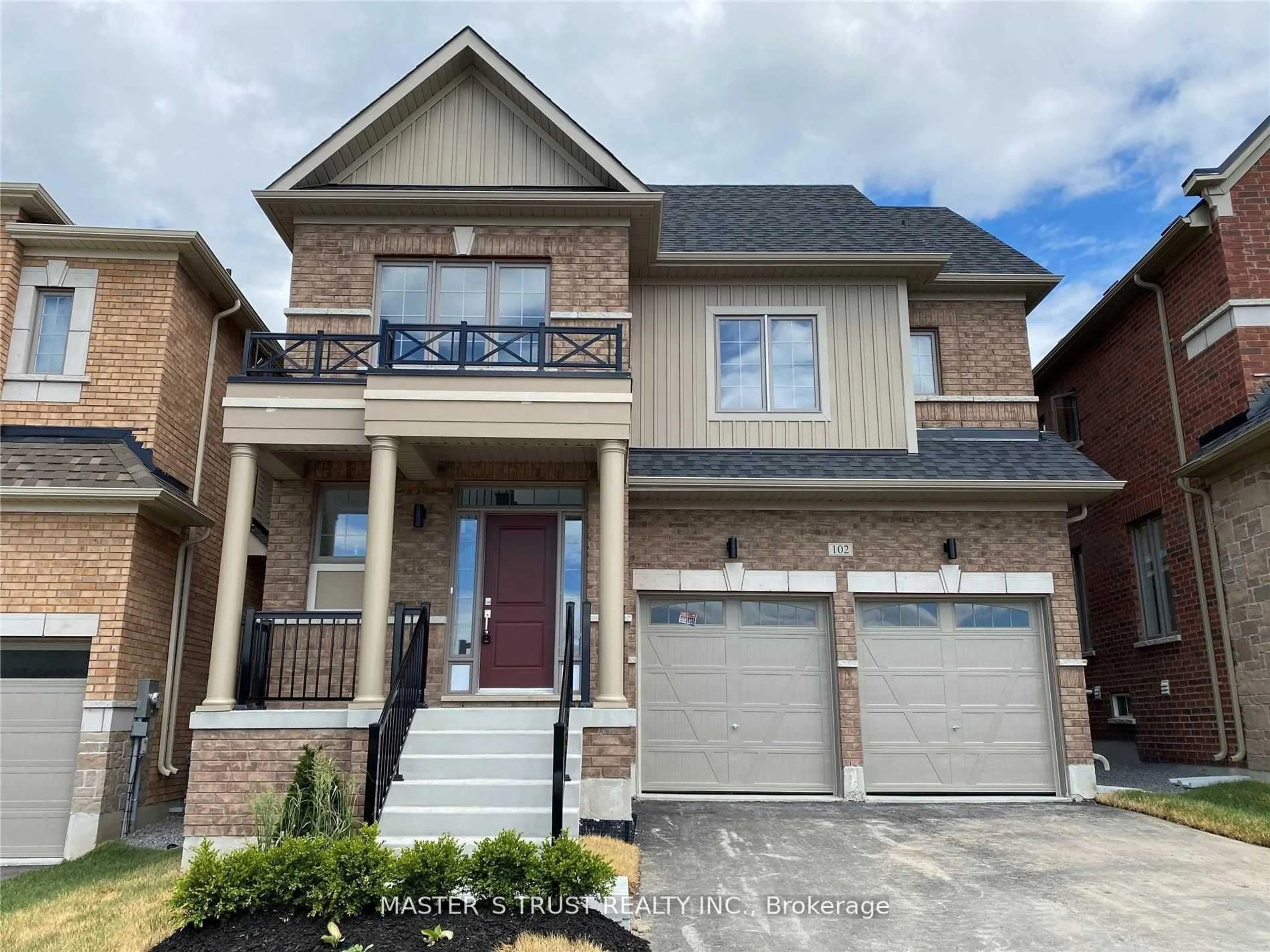 Home with brick exterior material, street for 102 Frank Kelly Dr, East Gwillimbury Ontario L9N 0V3