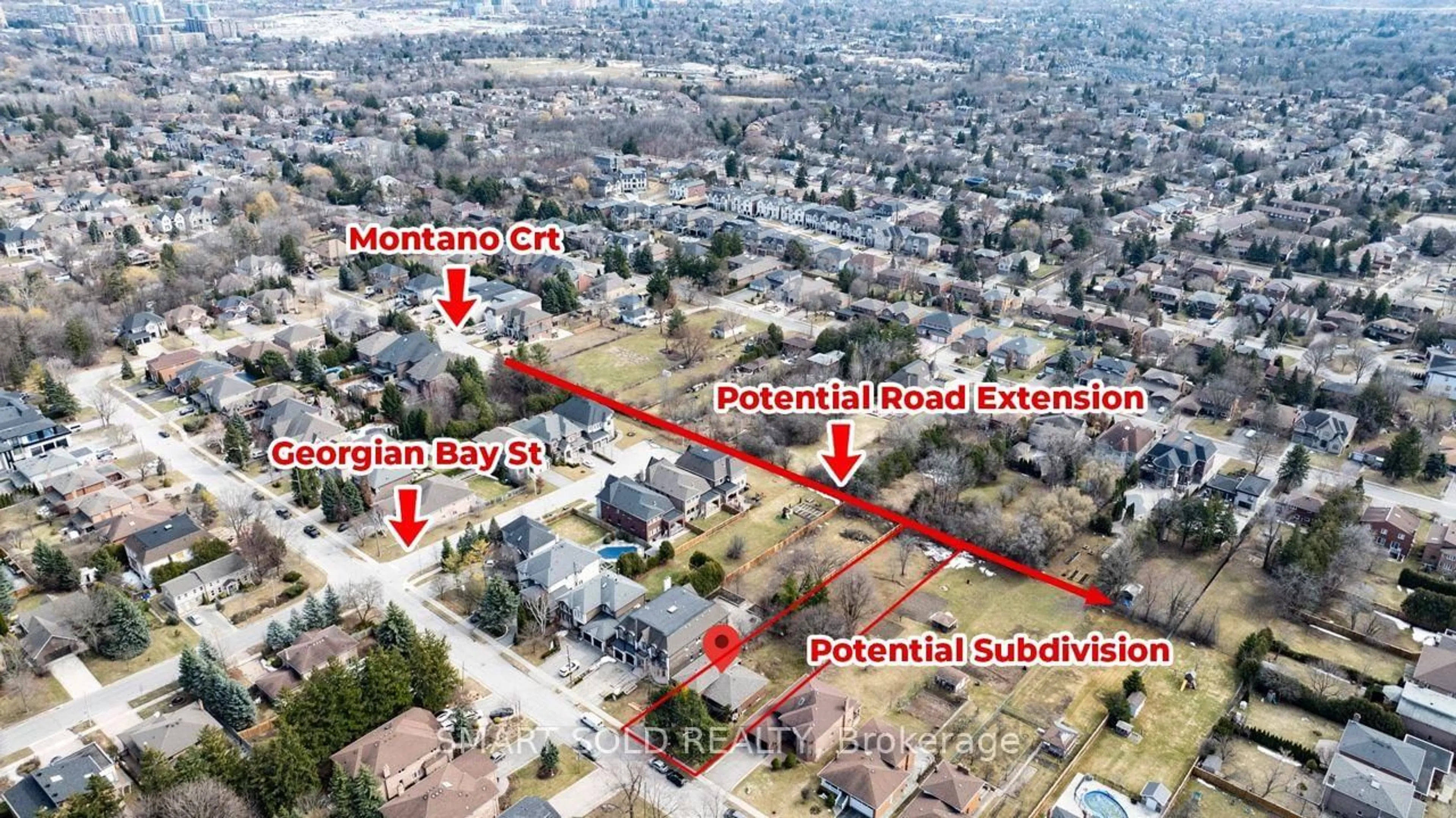 A pic from outside/outdoor area/front of a property/back of a property/a pic from drone, street for 75 Stockdale Cres, Richmond Hill Ontario L4C 3T1