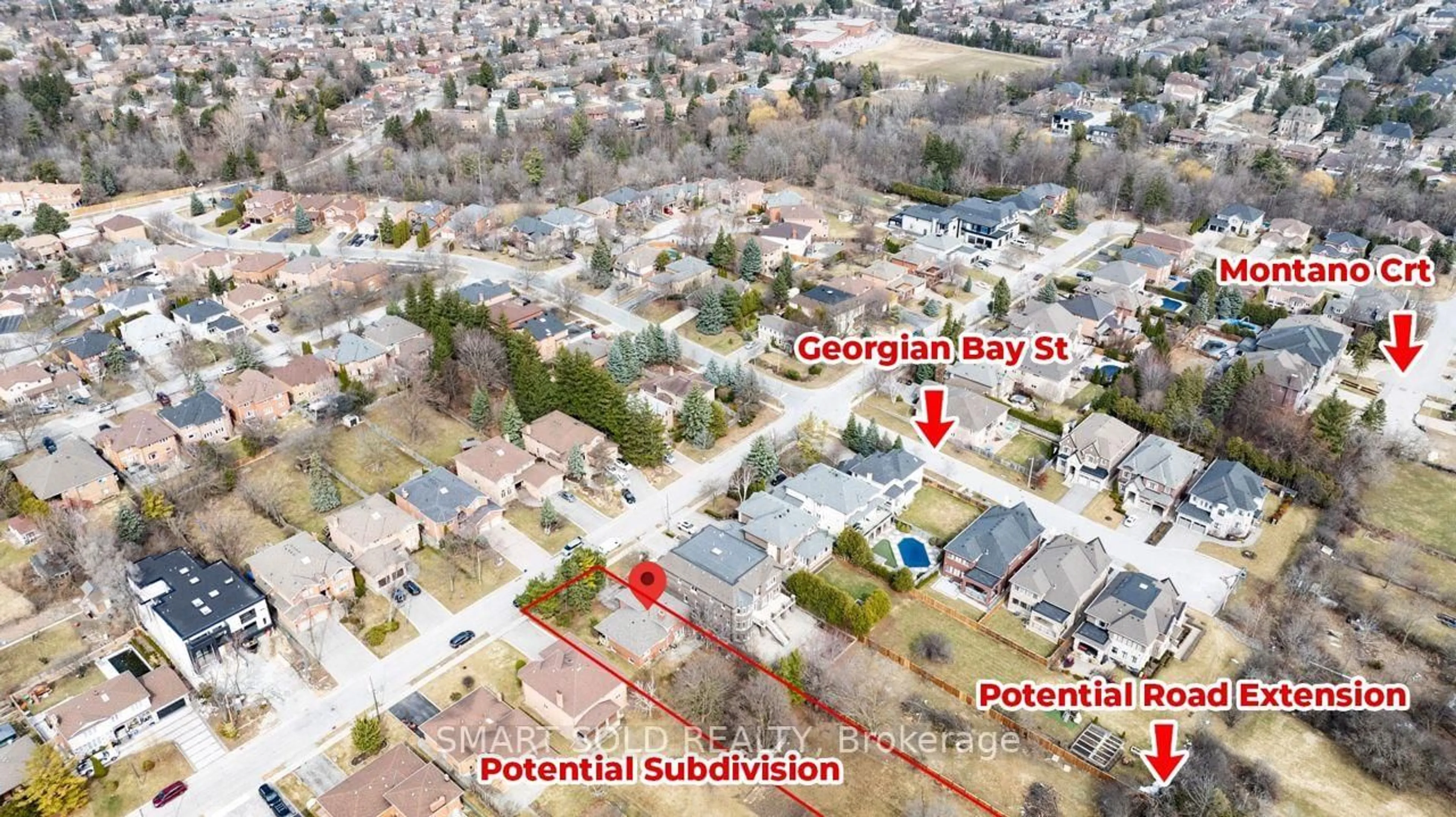 A pic from outside/outdoor area/front of a property/back of a property/a pic from drone, street for 75 Stockdale Cres, Richmond Hill Ontario L4C 3T1