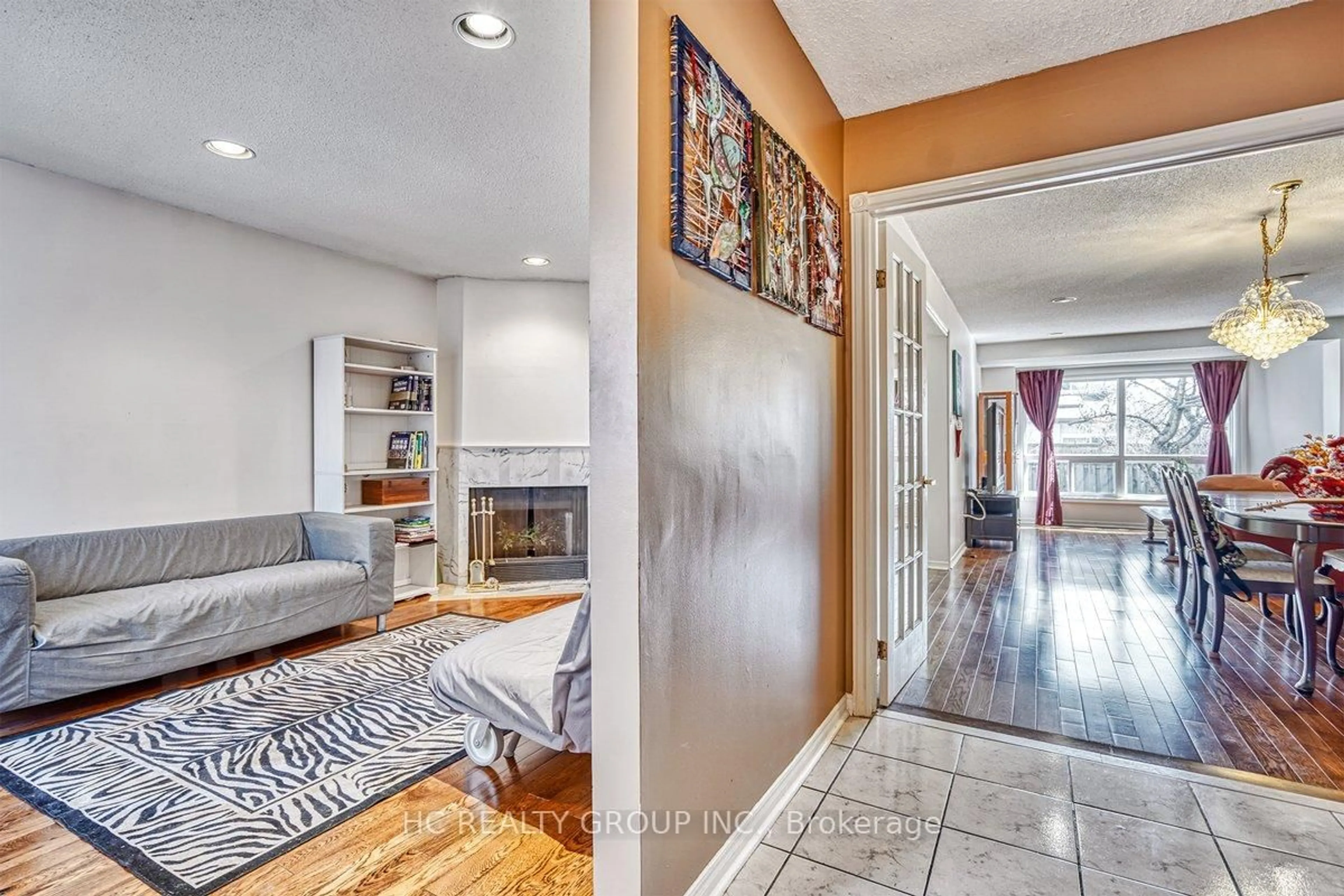 Indoor entryway for 63 Ramblewood Lane, Vaughan Ontario L4J 6R9