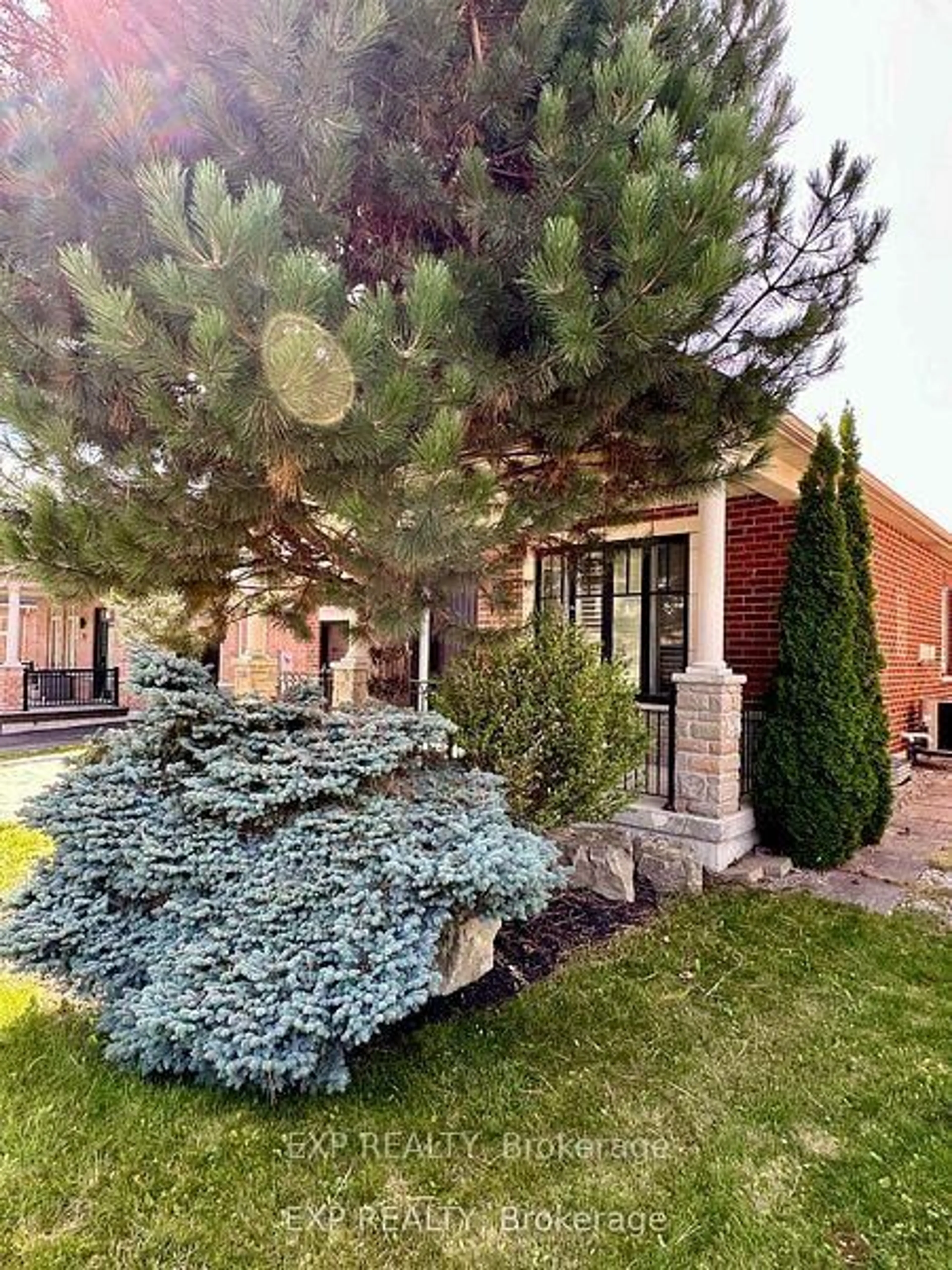 Home with brick exterior material, street for 27 Butterwood Lane, Whitchurch-Stouffville Ontario L4A 0M7