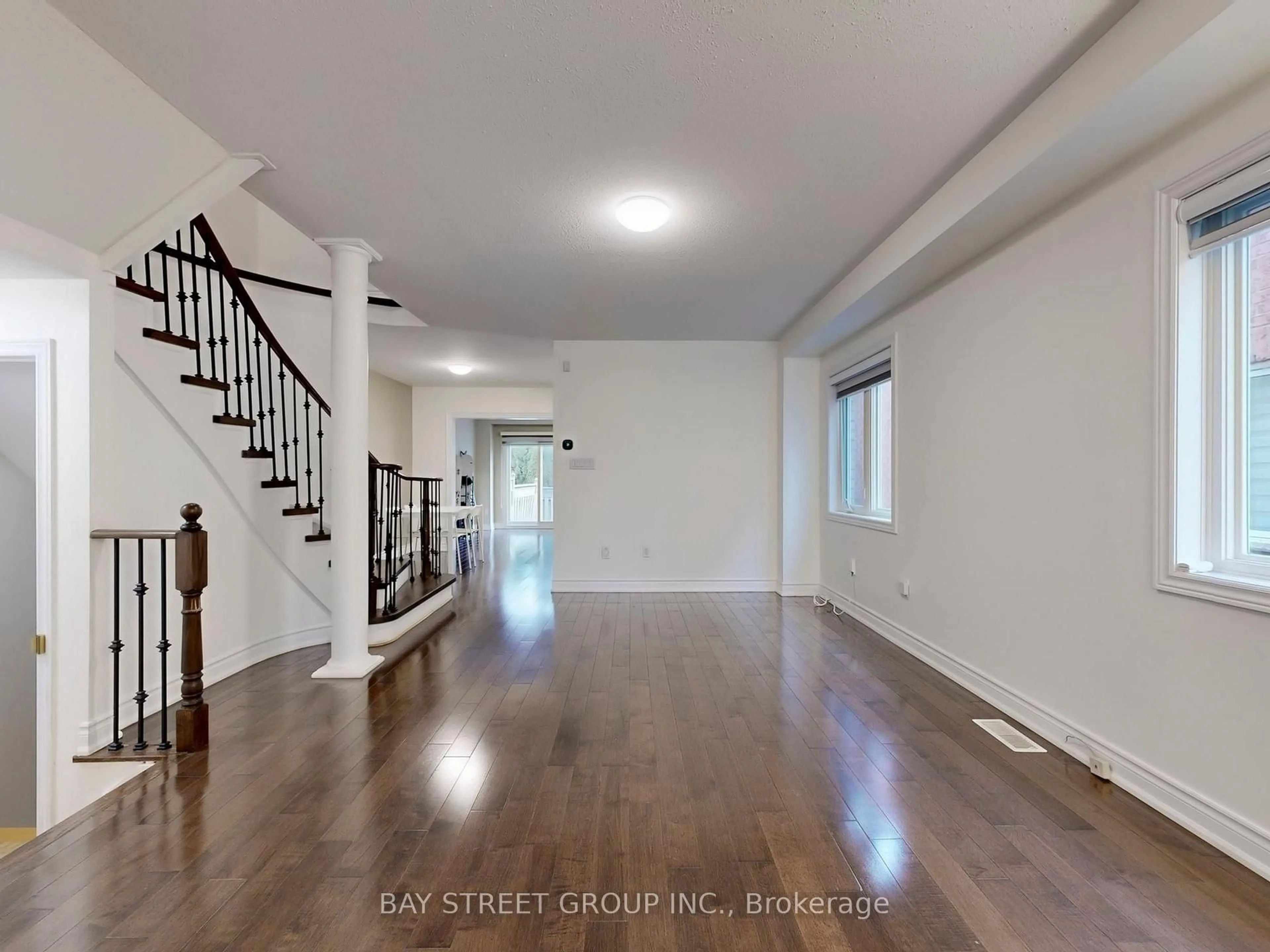 Unknown for 43 Royal Appian Cres, Vaughan Ontario L4K 5L1