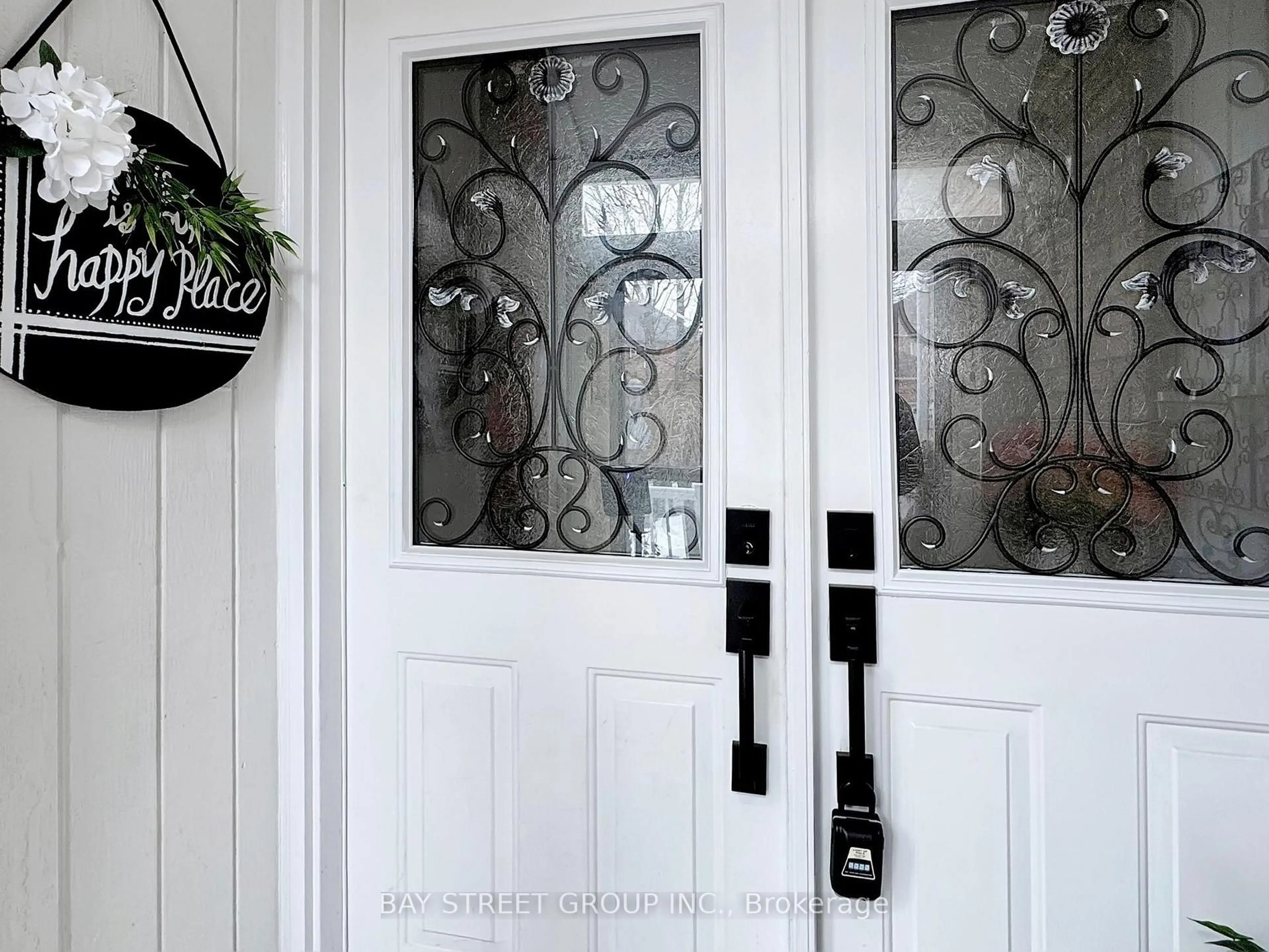 Indoor entryway for 36 Durant Cres, Markham Ontario L3S 3A1