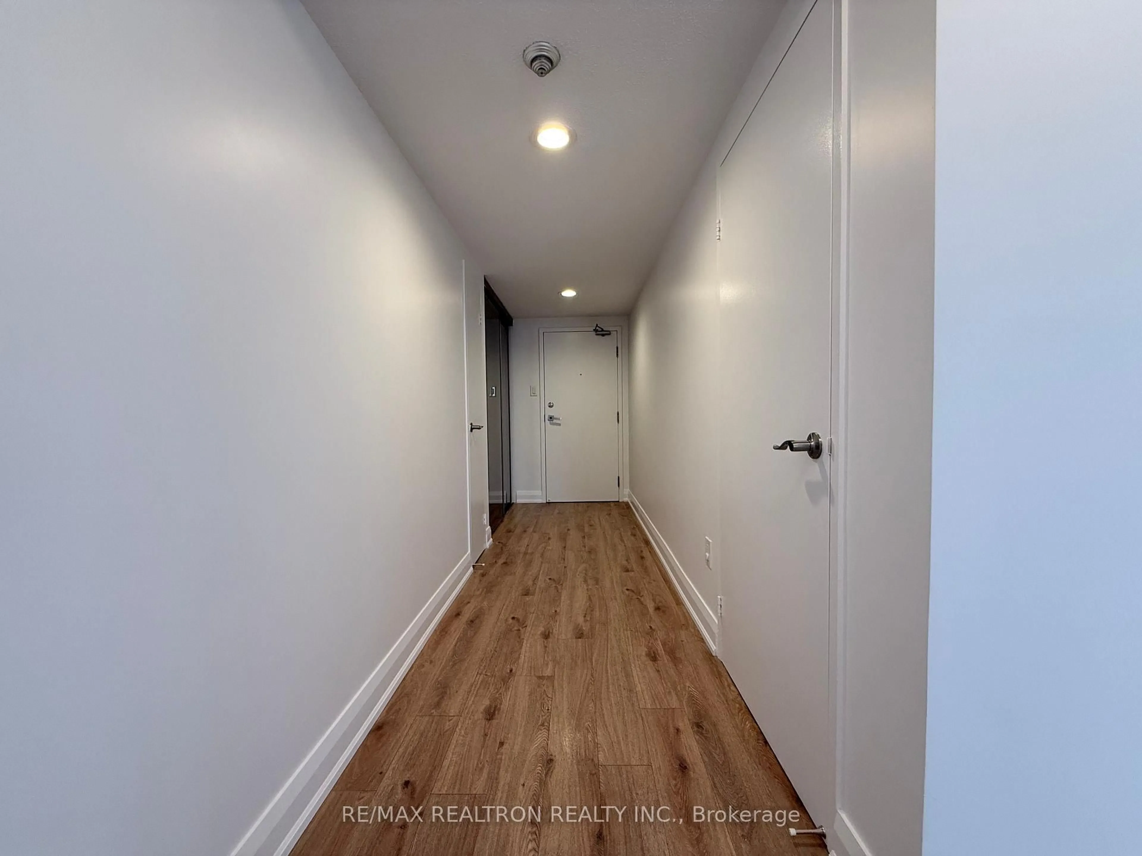 A pic of a room for 7601 Bathurst St #1106, Vaughan Ontario L4J 4H5