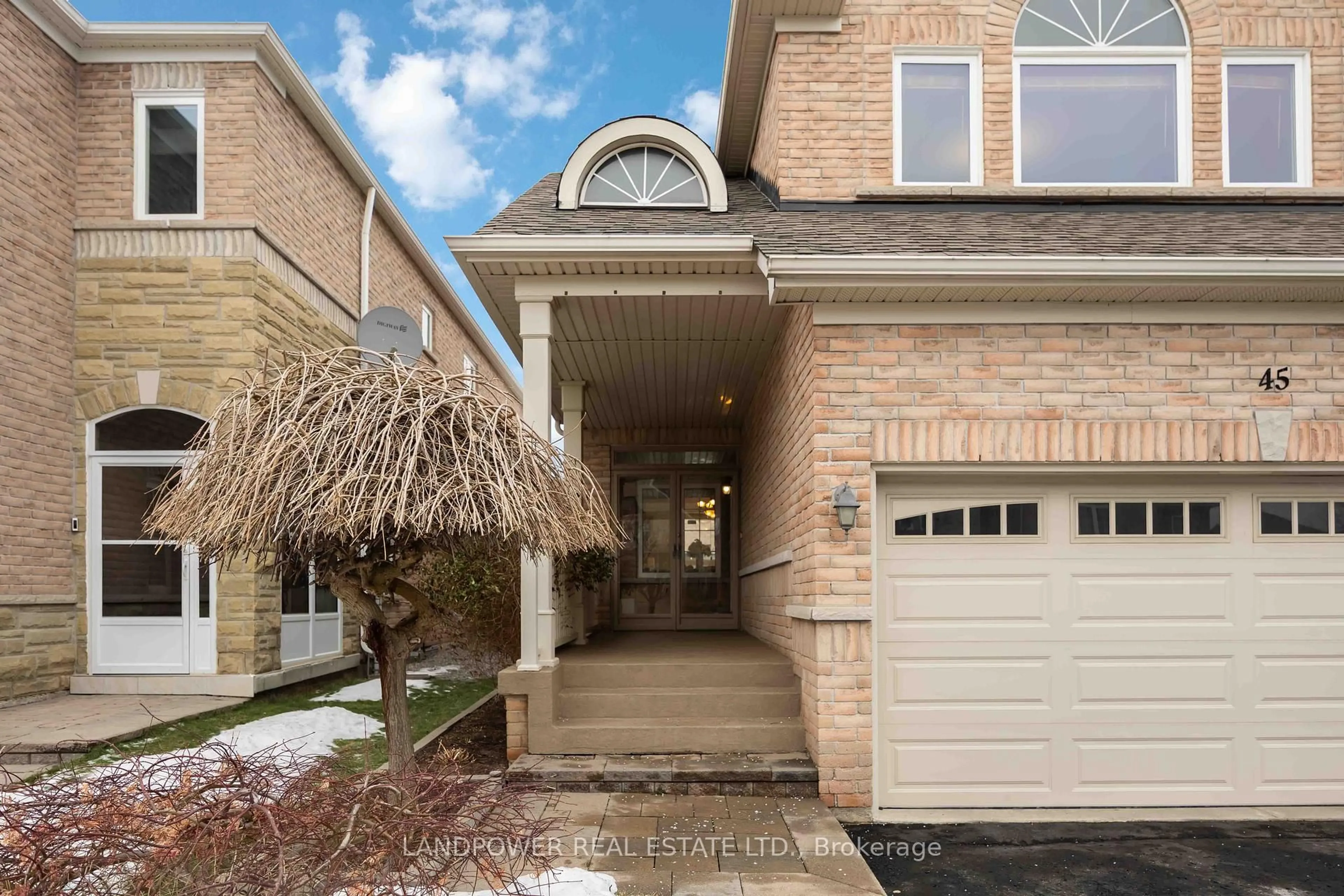 Unknown for 45 Oxfordshire St, Markham Ontario L6C 2Z8