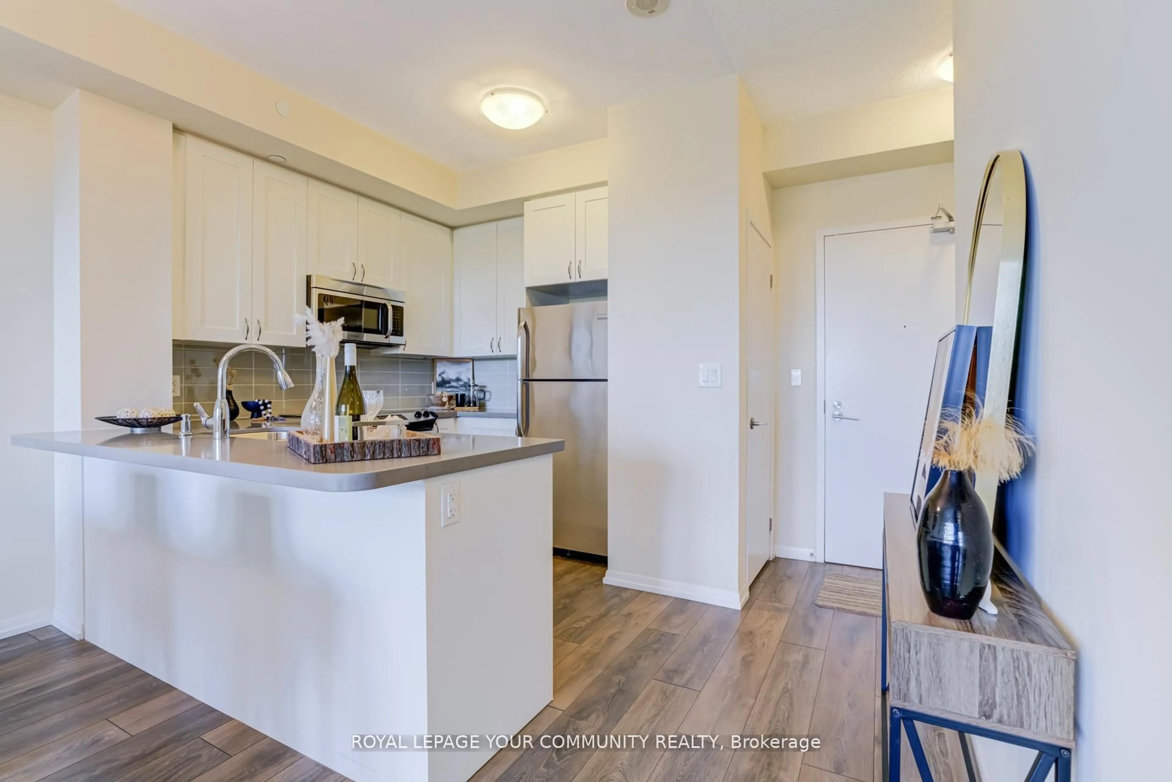 Standard kitchen, wood/laminate floor for 540 Bur Oak Ave #222, Markham Ontario L6C 0Y2