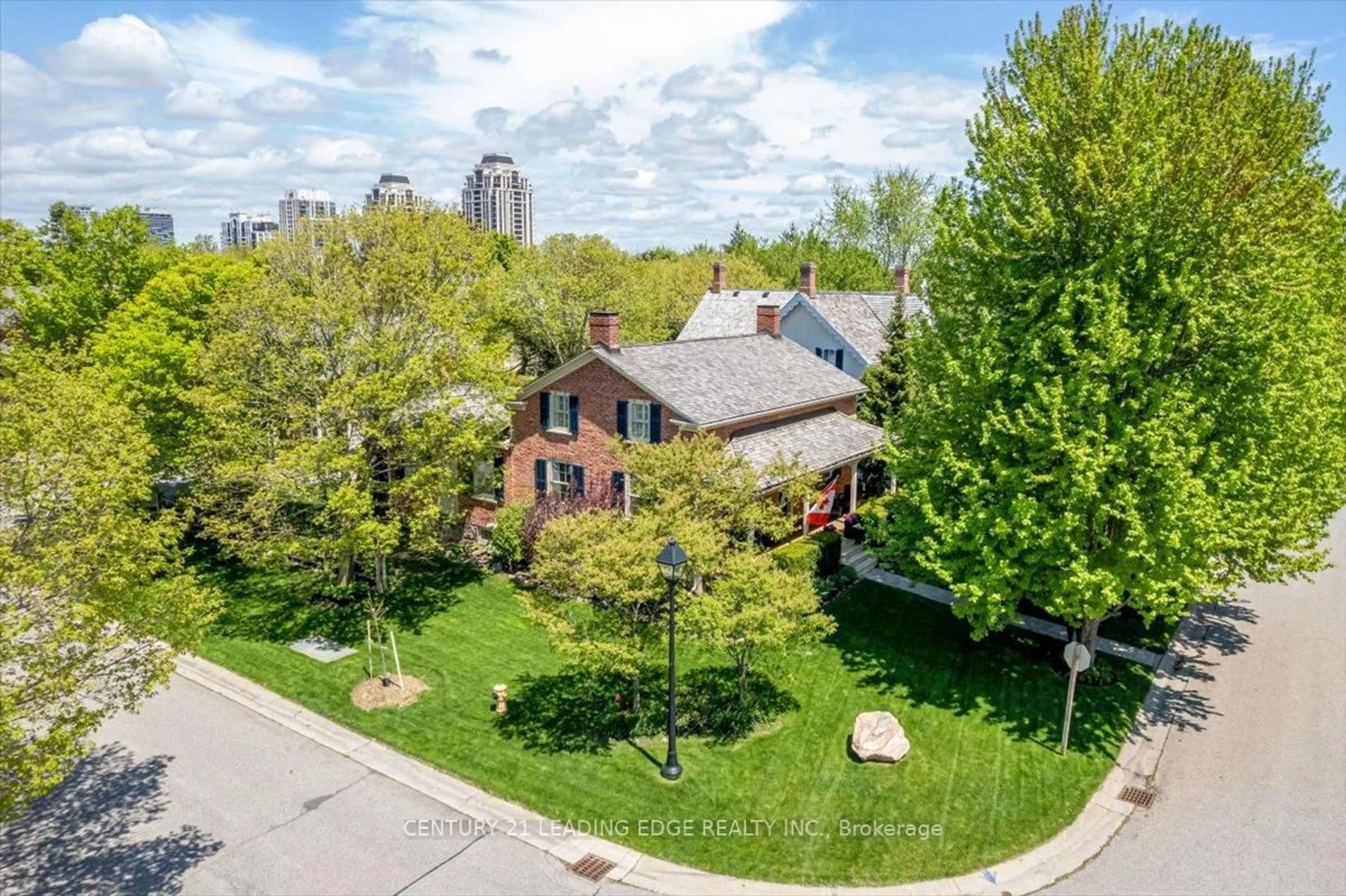 A pic from outside/outdoor area/front of a property/back of a property/a pic from drone, city buildings view from balcony for 14 ALEXANDER HUNTER Pl, Markham Ontario L6E 1A8