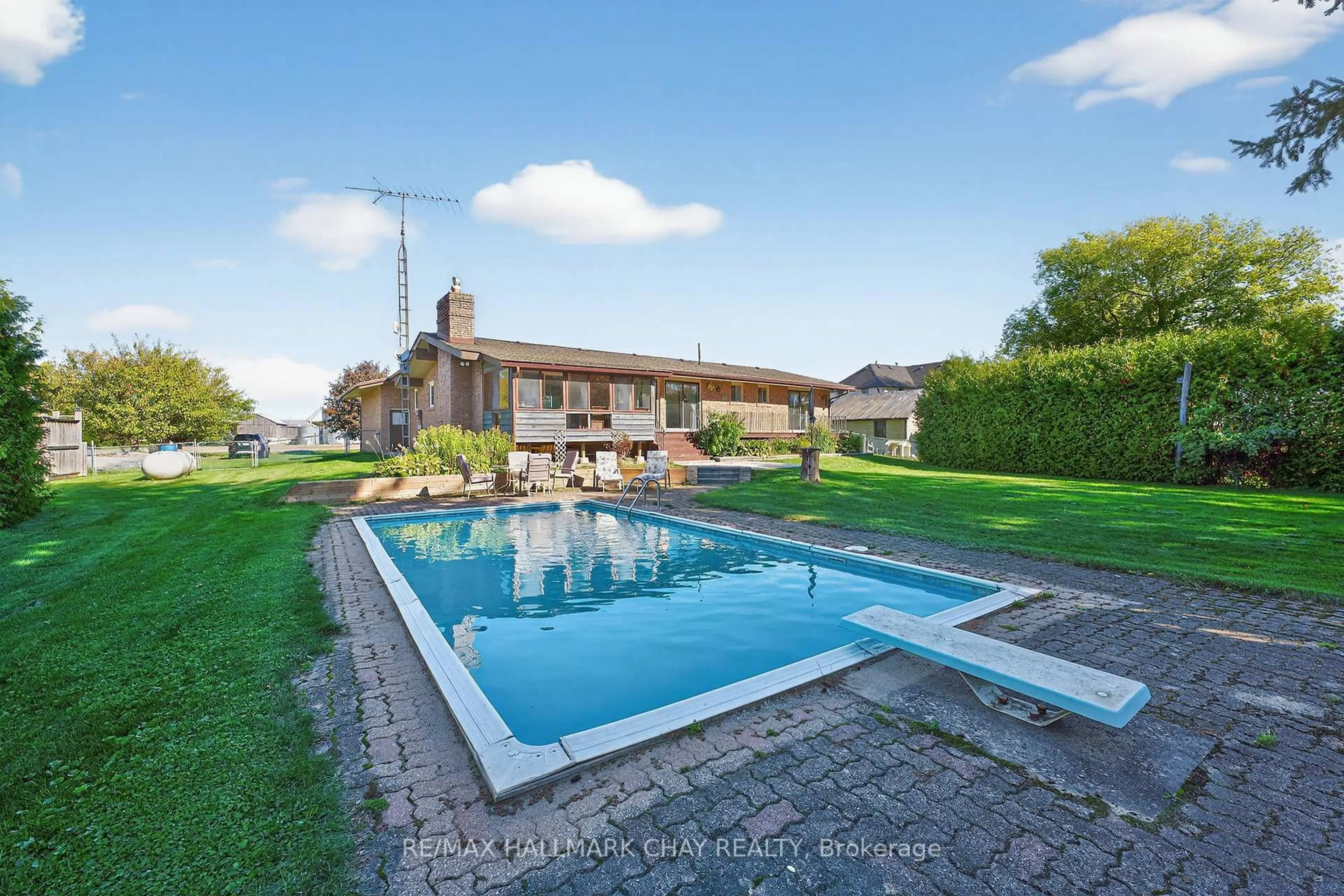 Pool for 3735 9th Line, Bradford West Gwillimbury Ontario L3Z 3S6