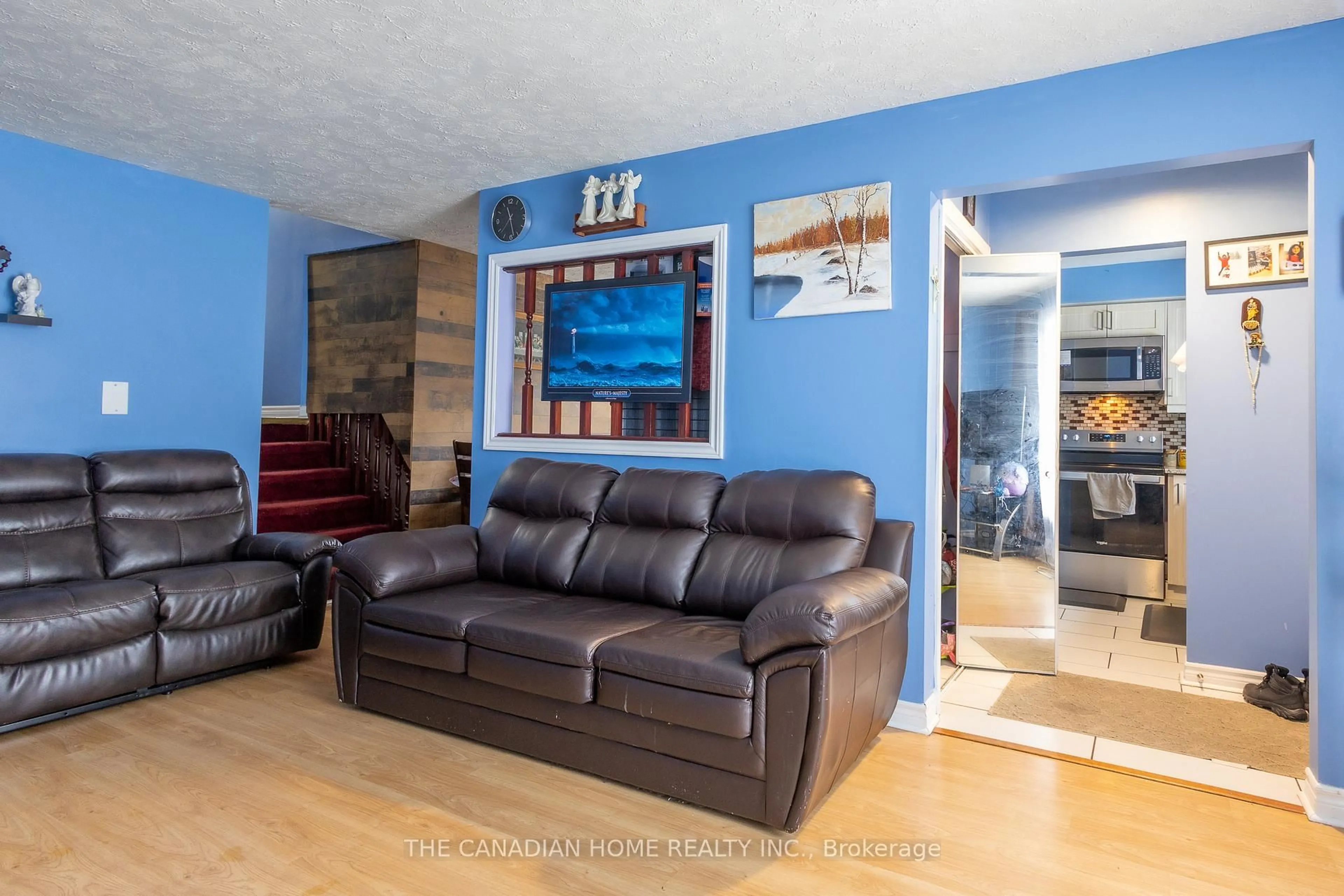 Living room with furniture, unknown for 222 Elka Dr, Richmond Hill Ontario L4C 3A3