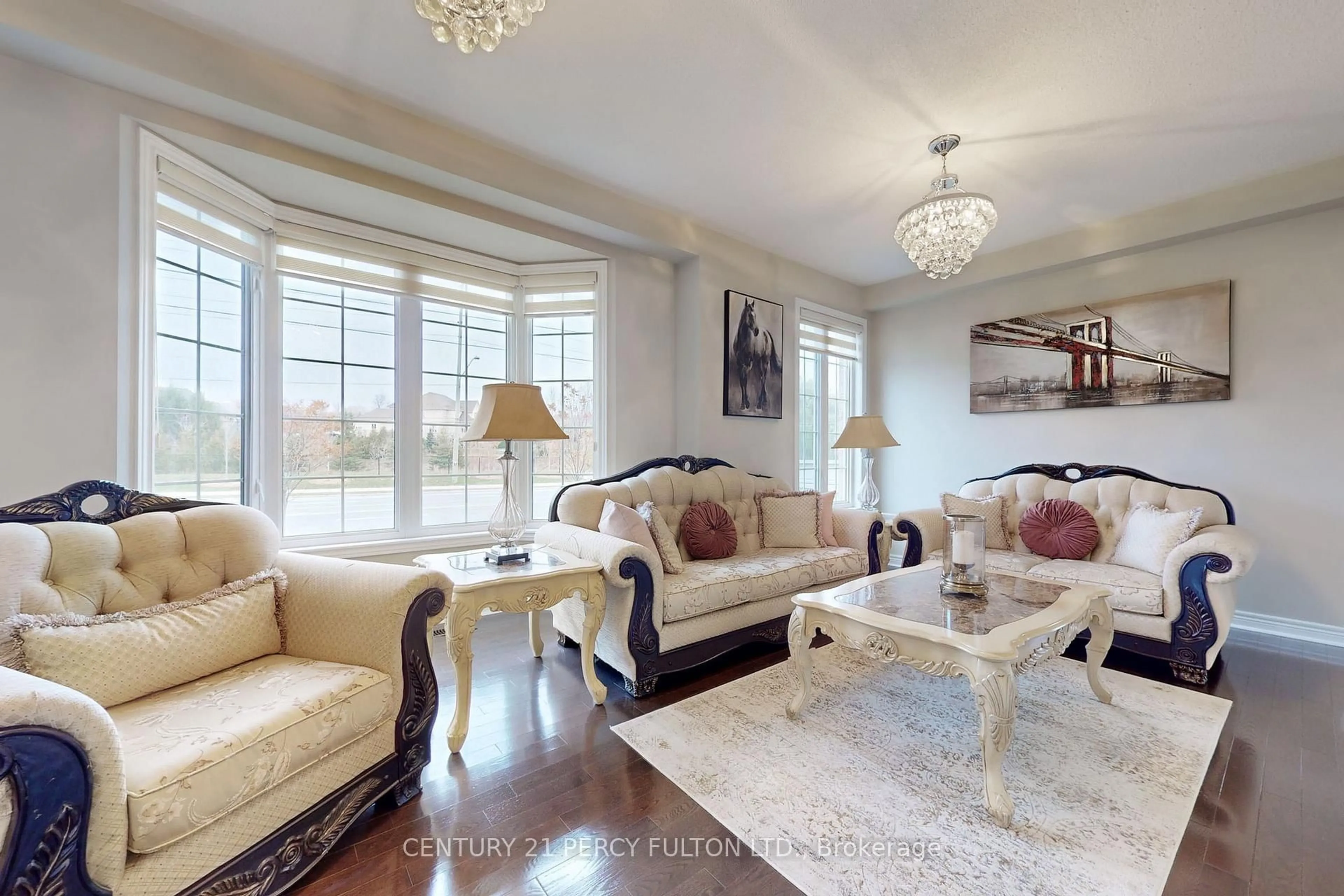 Living room with furniture, unknown for 39 Jocada Crt, Richmond Hill Ontario L4E 0Z5