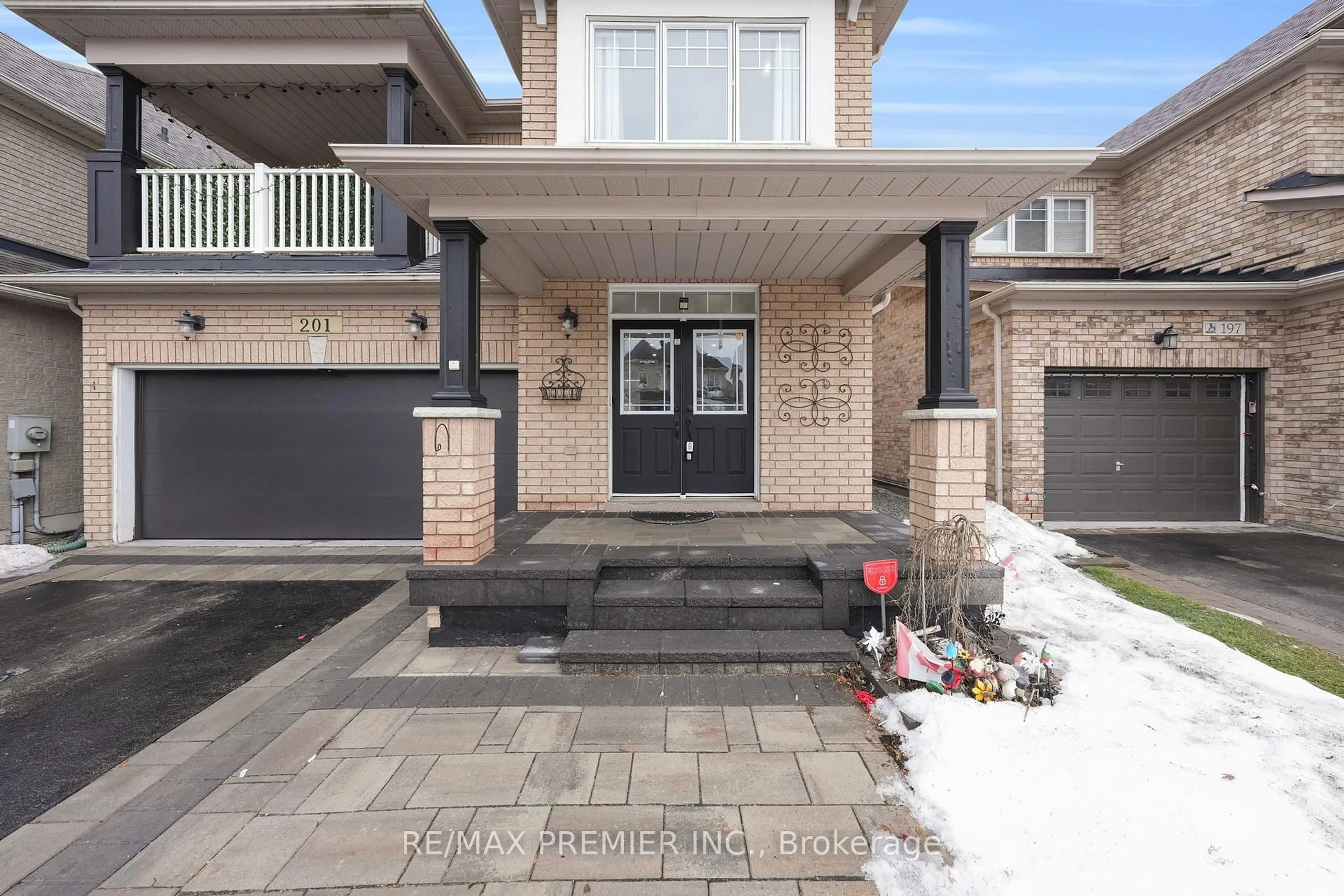 Home with brick exterior material, street for 201 West Lawn Cres, Whitchurch-Stouffville Ontario L4A 0B3