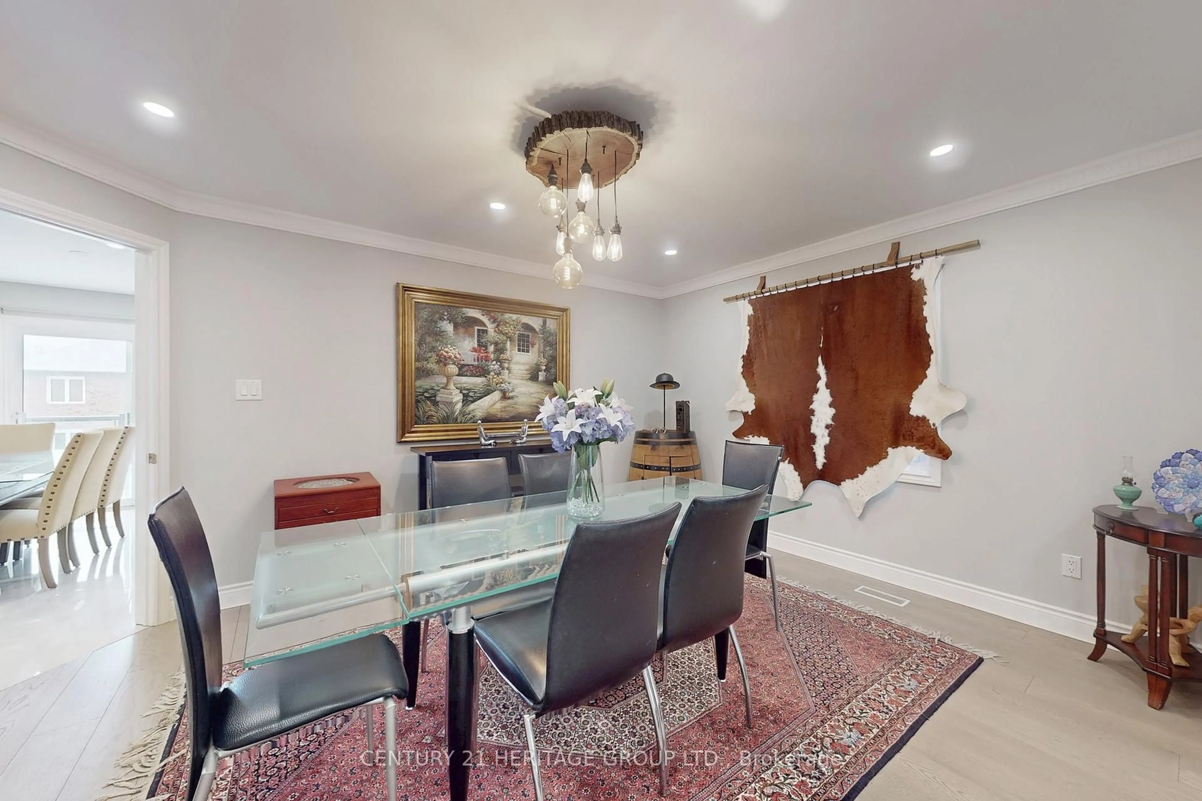 Dining room, unknown for 335 Fern Ave, Richmond Hill Ontario L4C 8P6