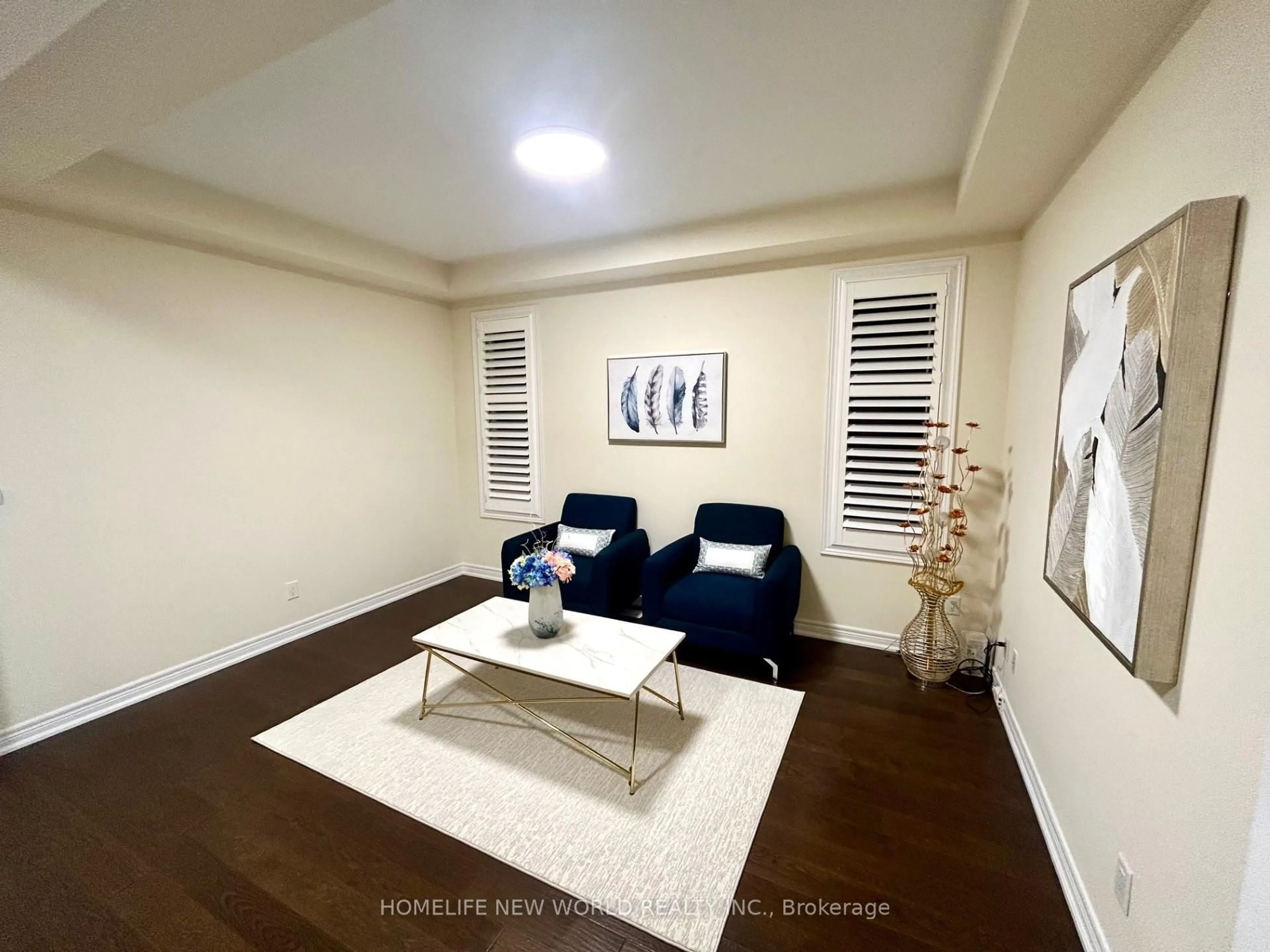 Living room with furniture, unknown for 88 Roth St, Aurora Ontario L4G 0W7