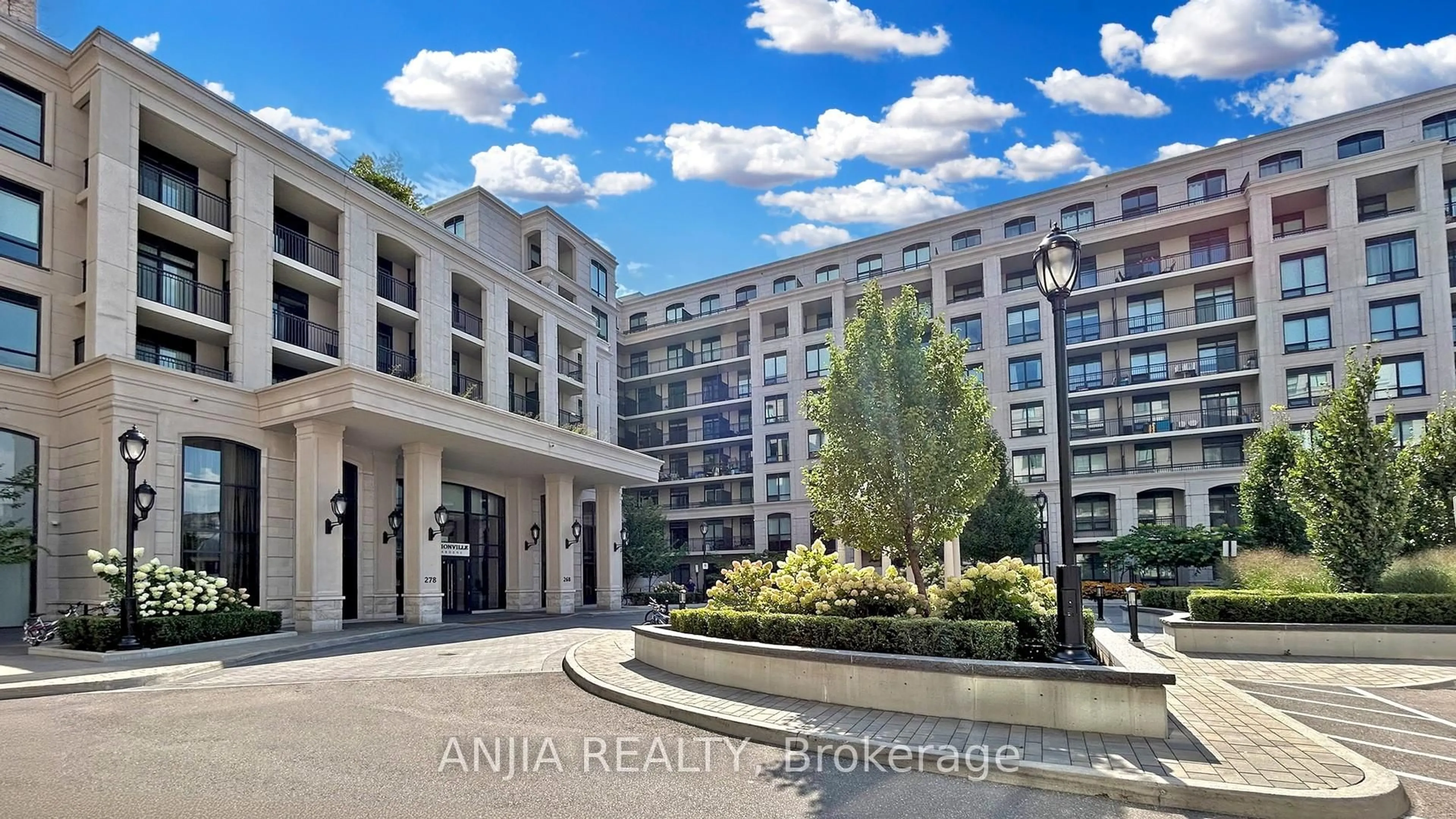 Indoor foyer for 278 Buchanan Dr #630E, Markham Ontario L3R 6J1