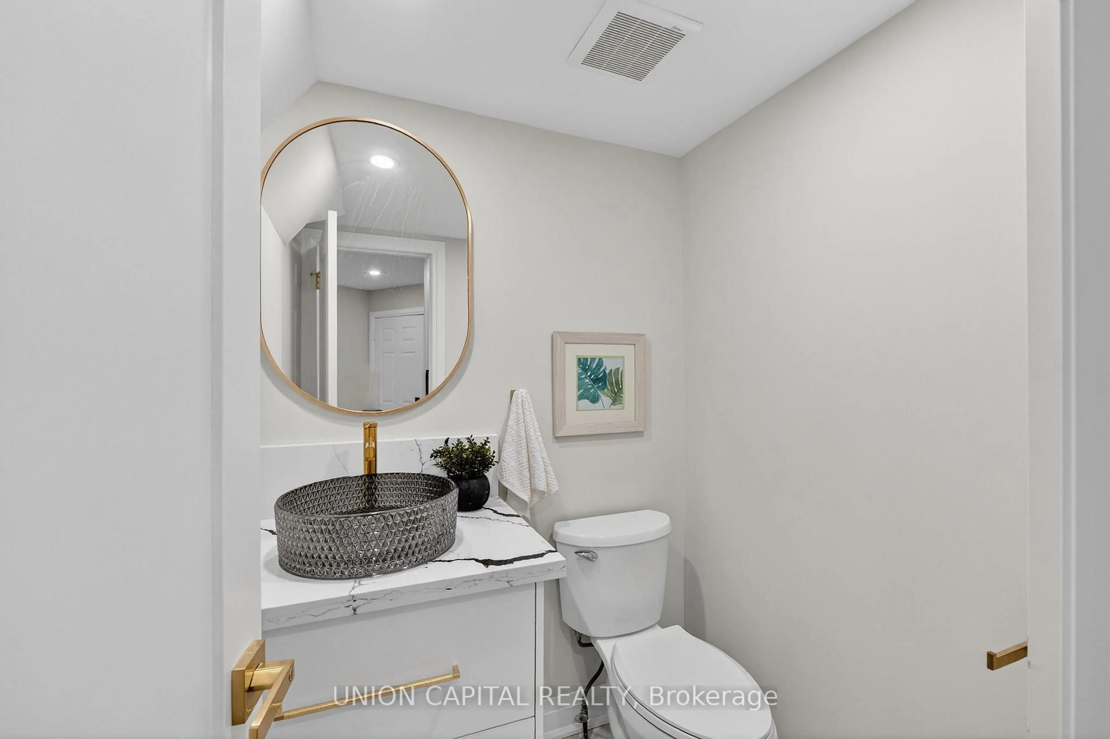 Standard bathroom, ceramic/tile floor for 45 Chilmar Cres, Vaughan Ontario L4J 6Y5